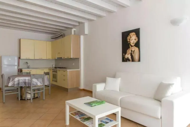 Kitchen or kitchenette in Aromi Piccolo Hotel