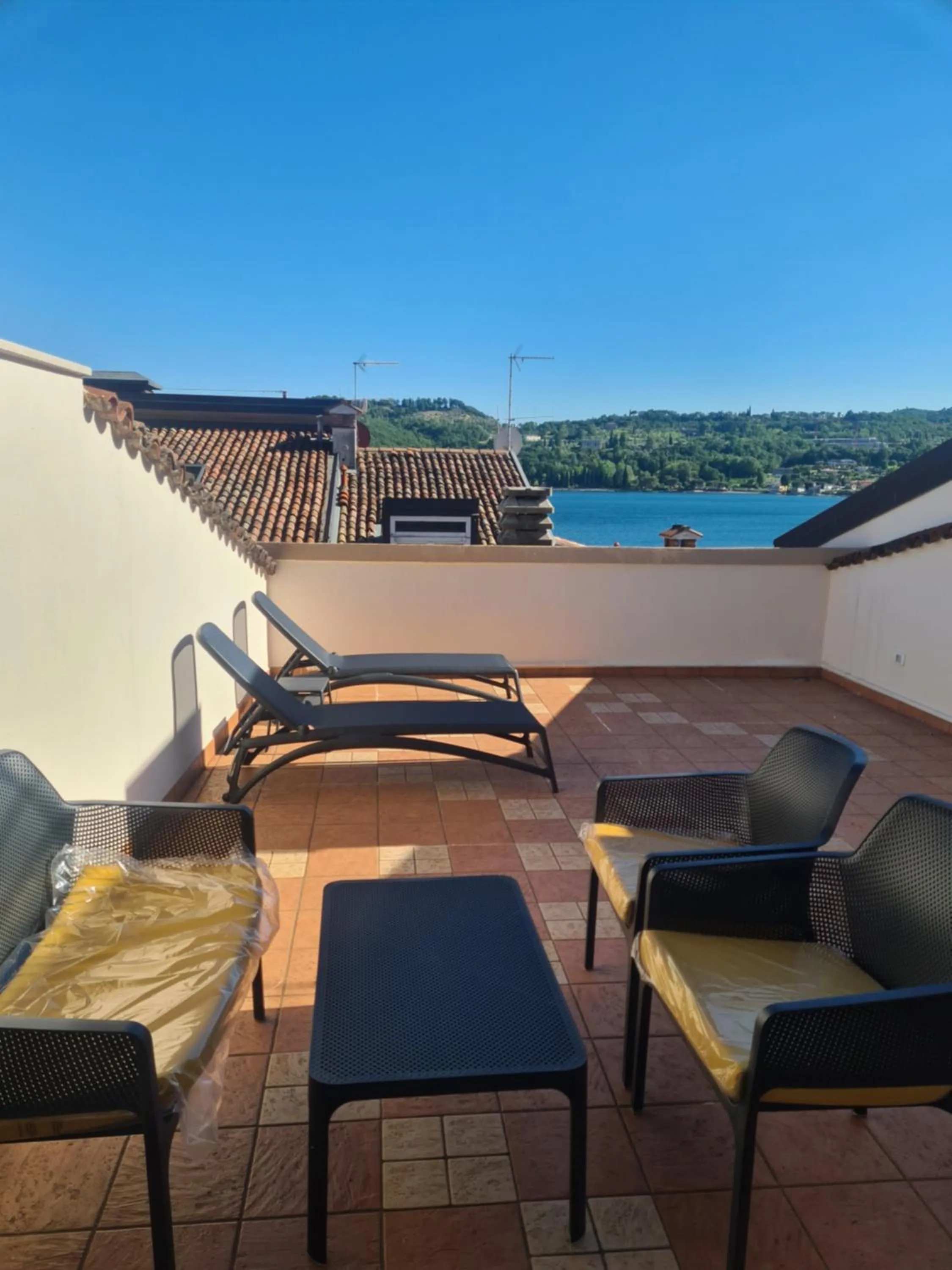 Balcony/Terrace in Aromi Piccolo Hotel