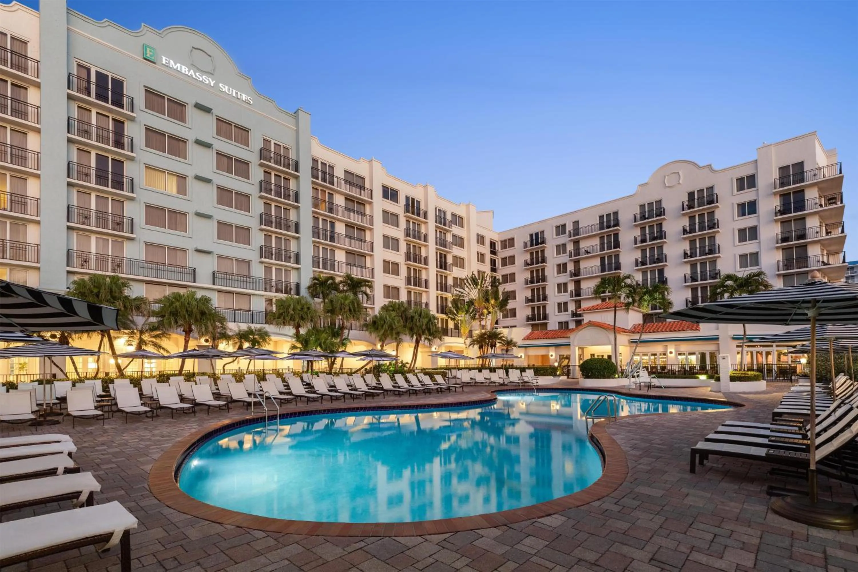 Pool view in Embassy Suites by Hilton Deerfield Beach Resort & Spa