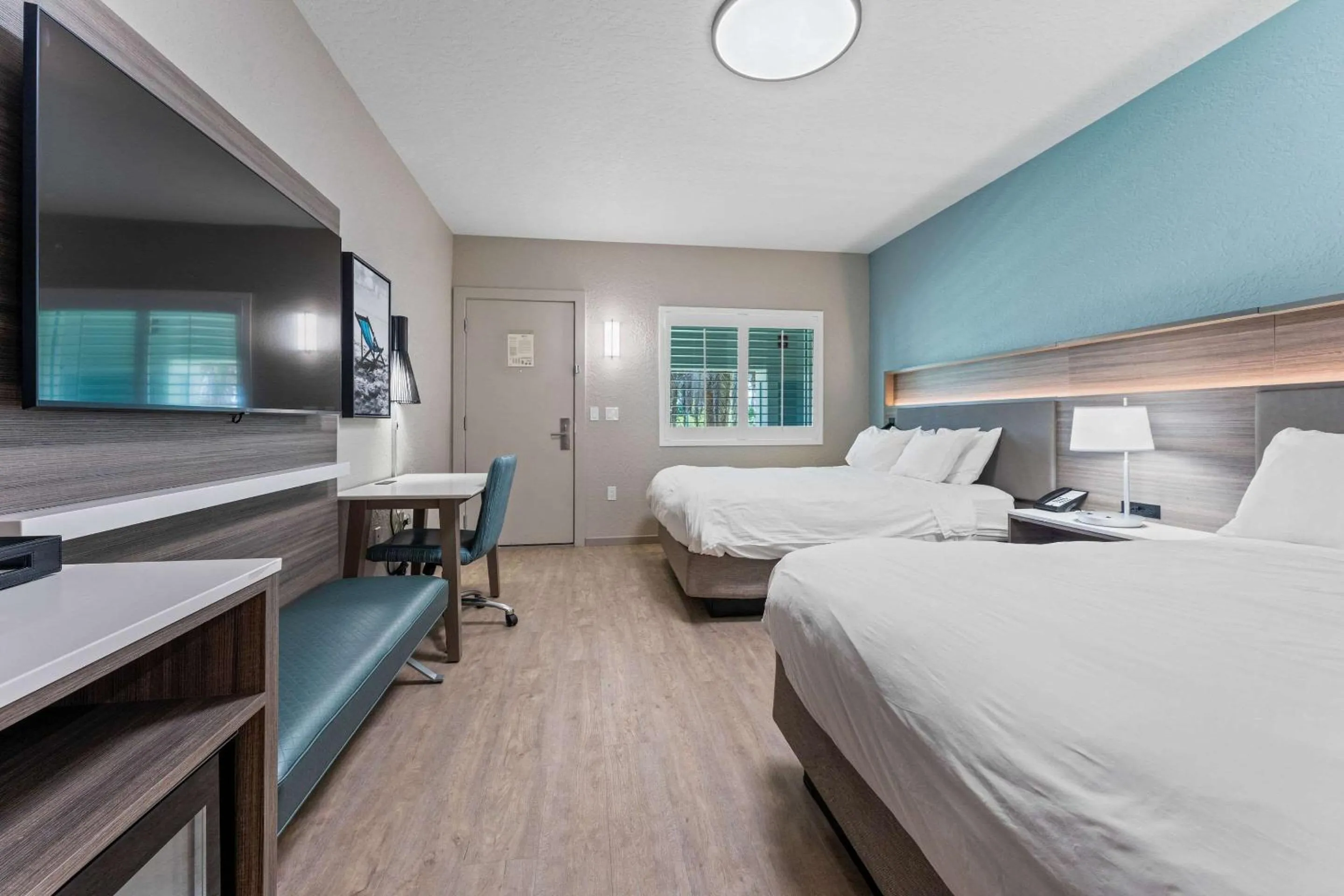 Bedroom, Bed in Radisson Resort at the Port