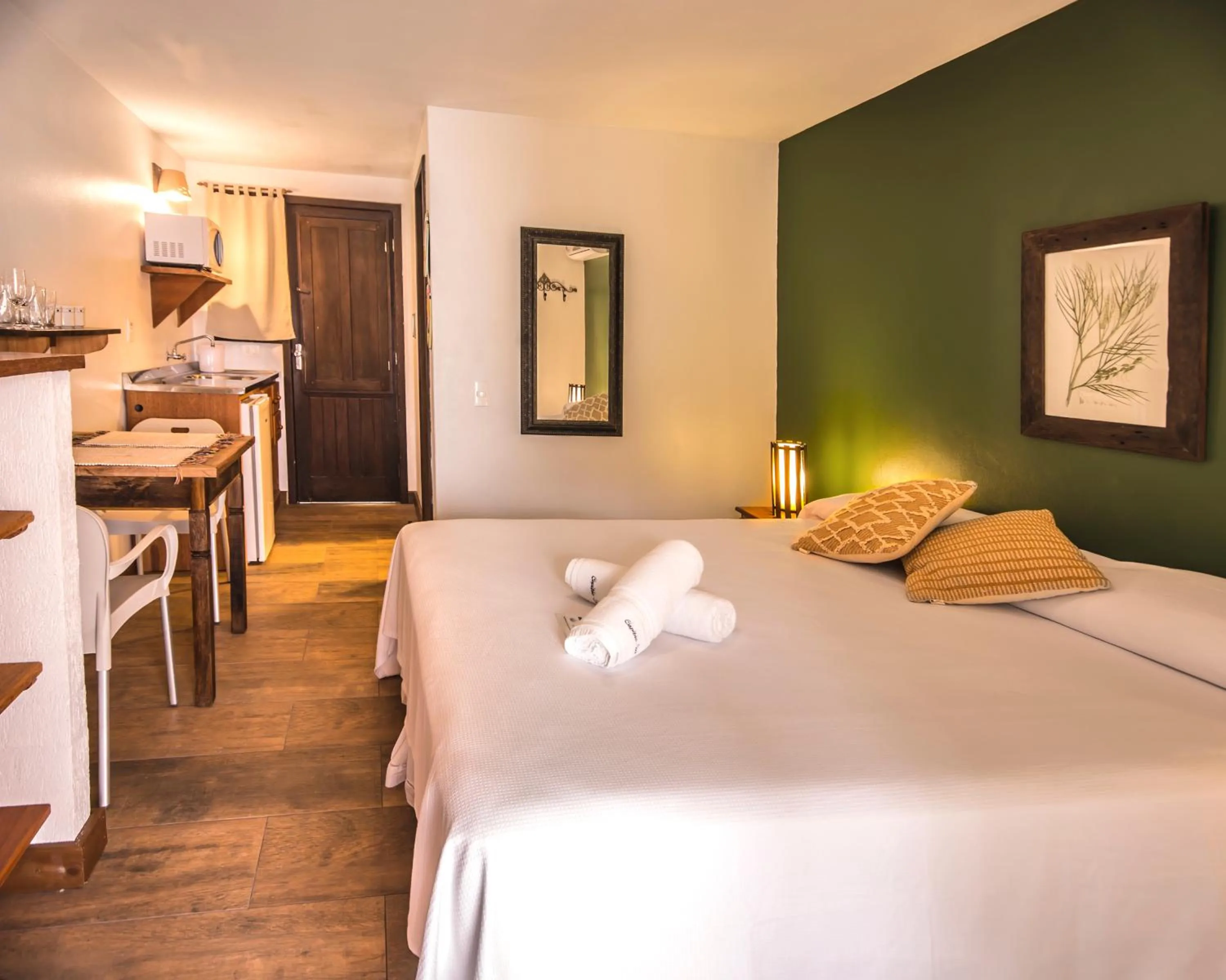 Photo of the whole room, Bed in Pousada Capitão Cook, banheira, a 200 m do centro, amplo estacionamento, linda vista