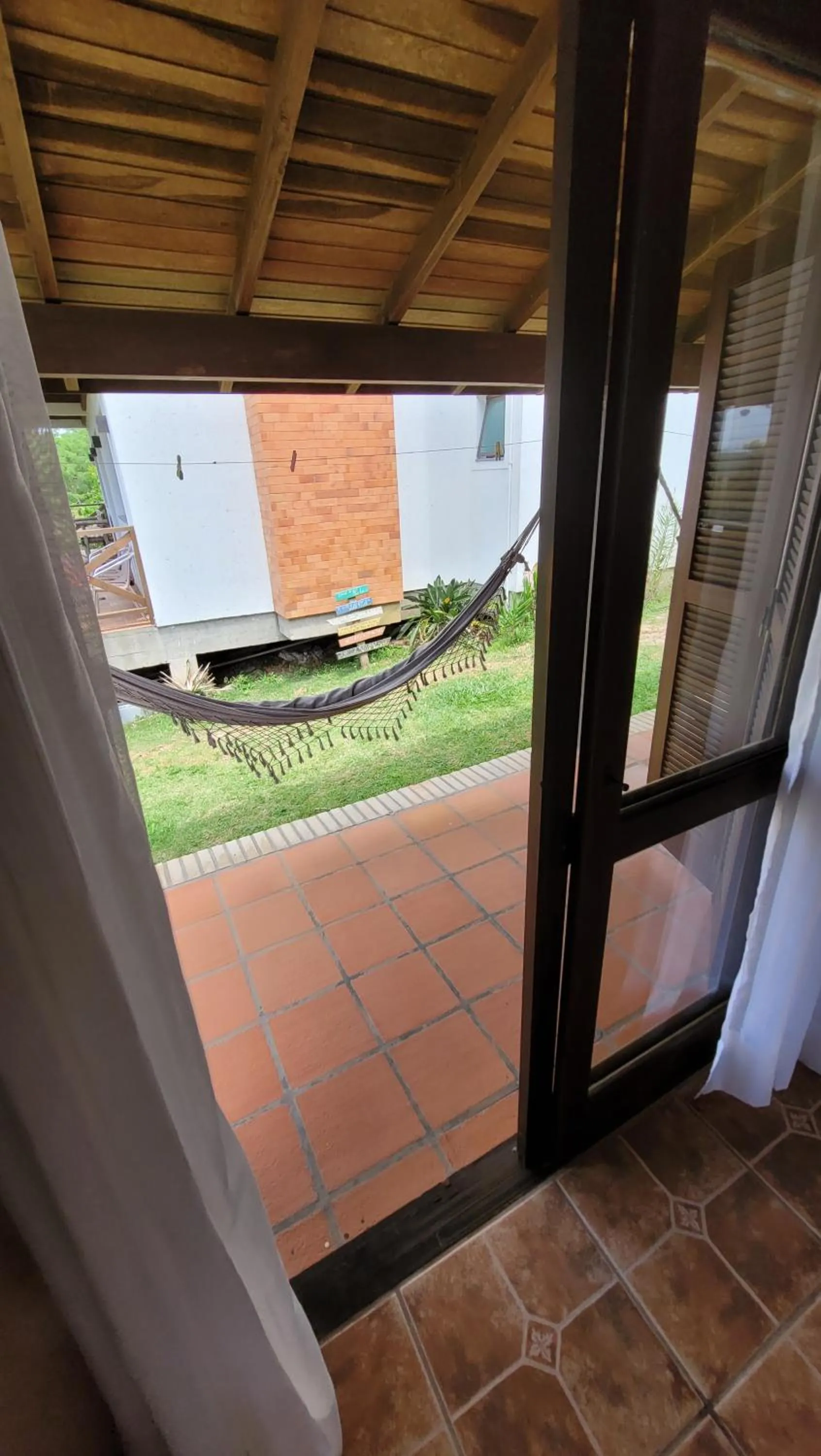 Patio in Pousada Capitão Cook, banheira, a 200 m do centro, amplo estacionamento, linda vista