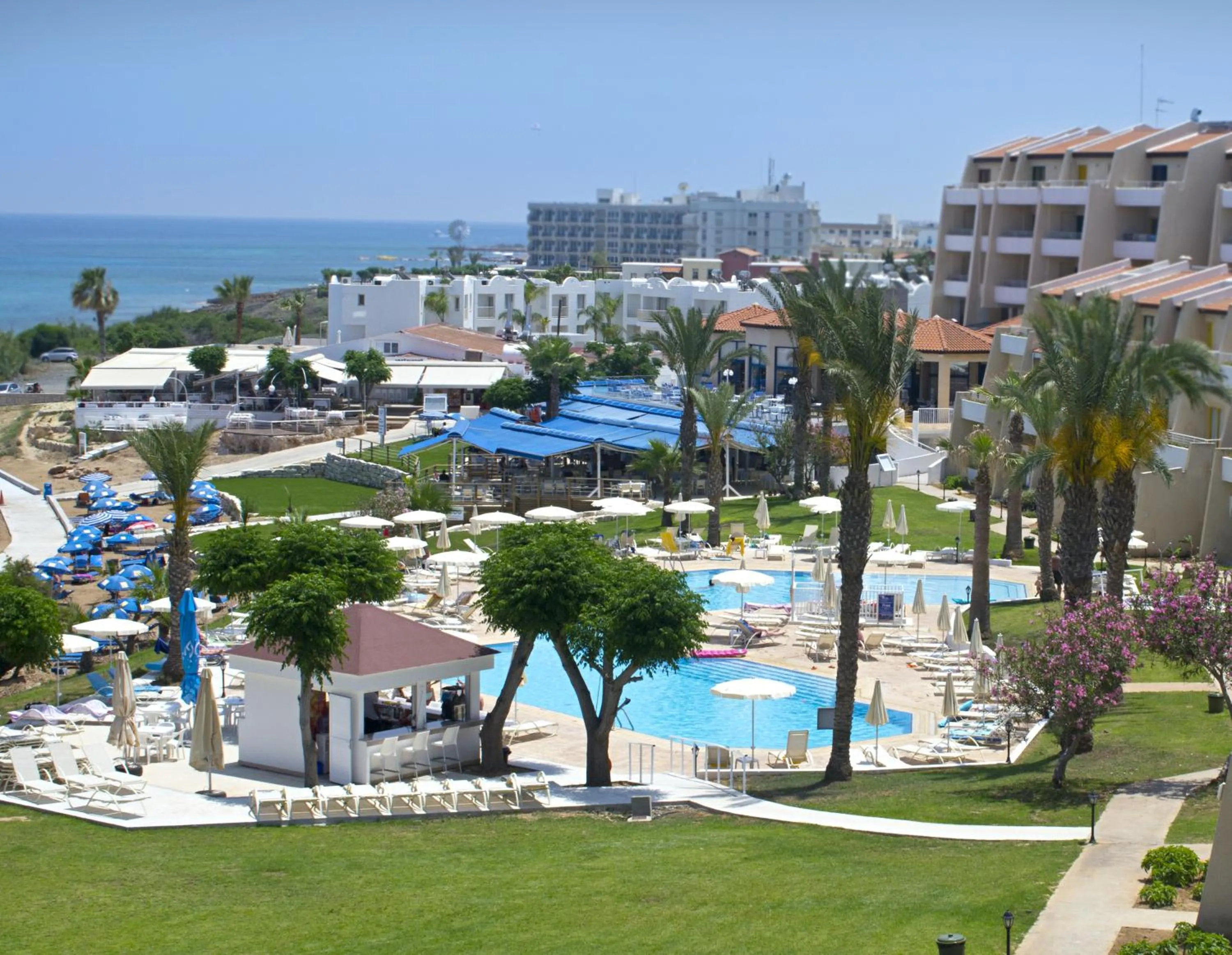 Garden in MyroAndrou Beach Hotel Apartments