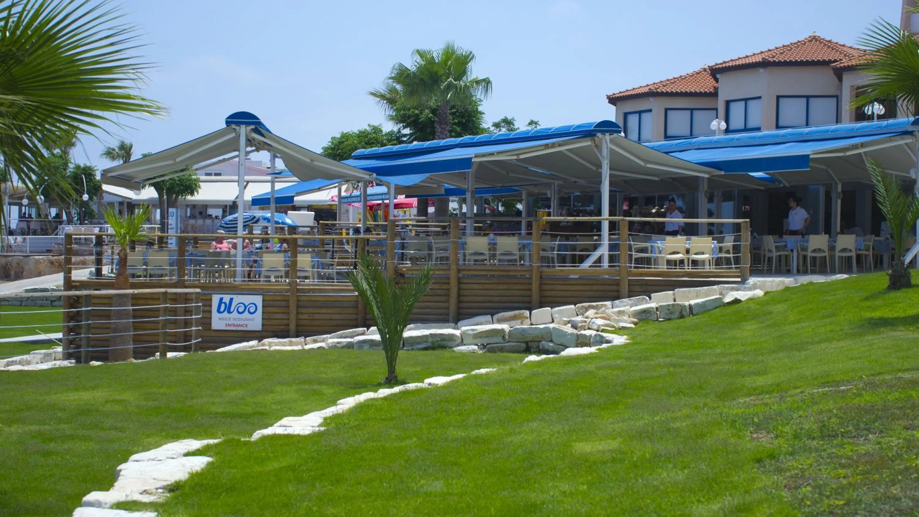 Garden in MyroAndrou Beach Hotel Apartments