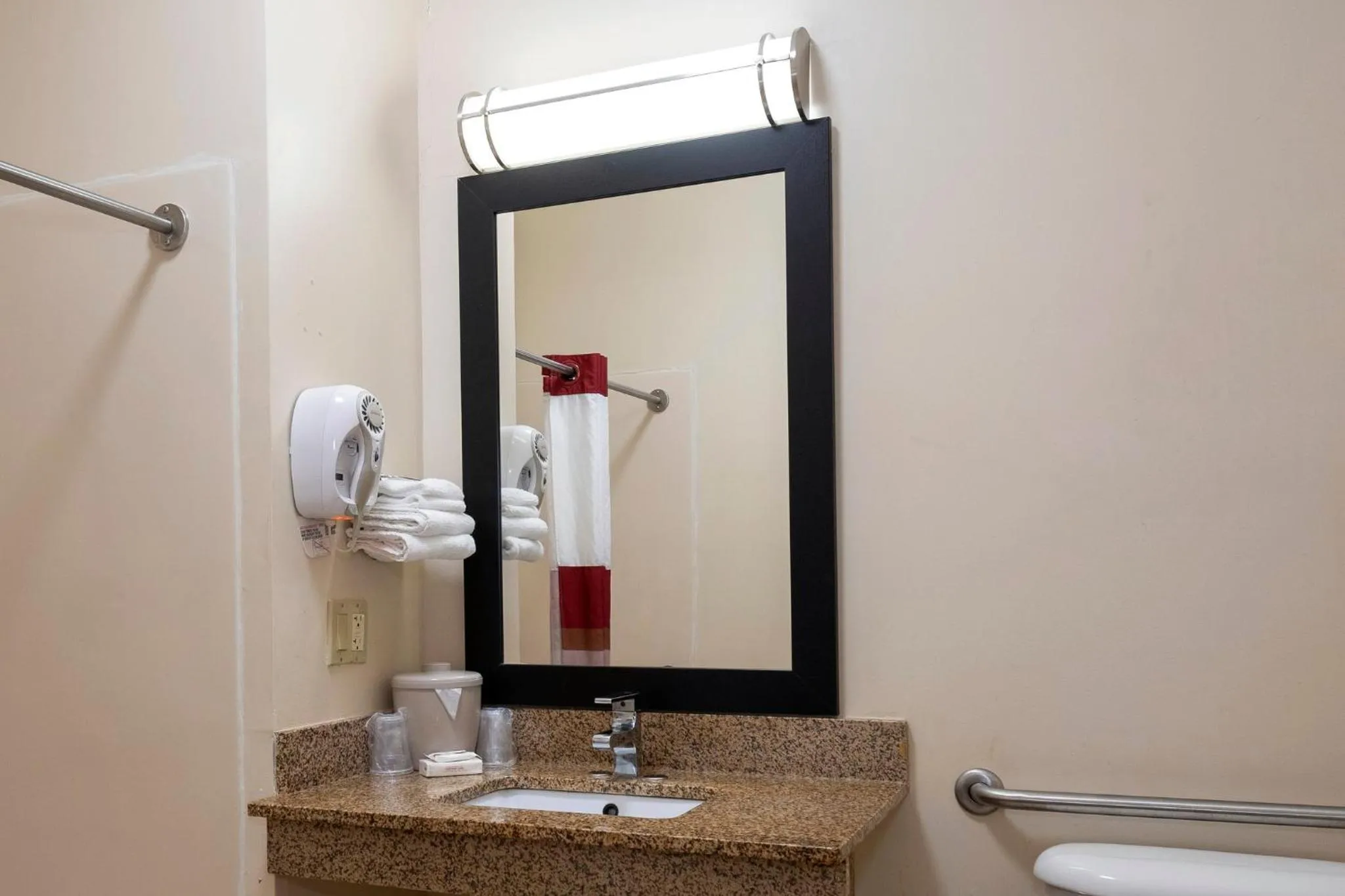 Other in Red Roof Inn & Suites Dover Downtown