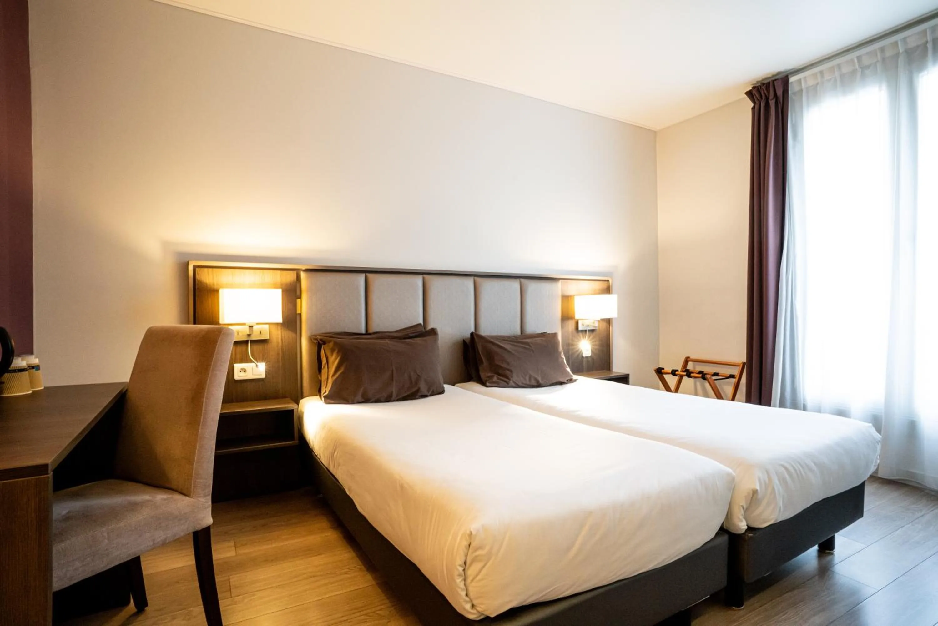 Photo of the whole room, Bed in Hotel de Flore - Montmartre