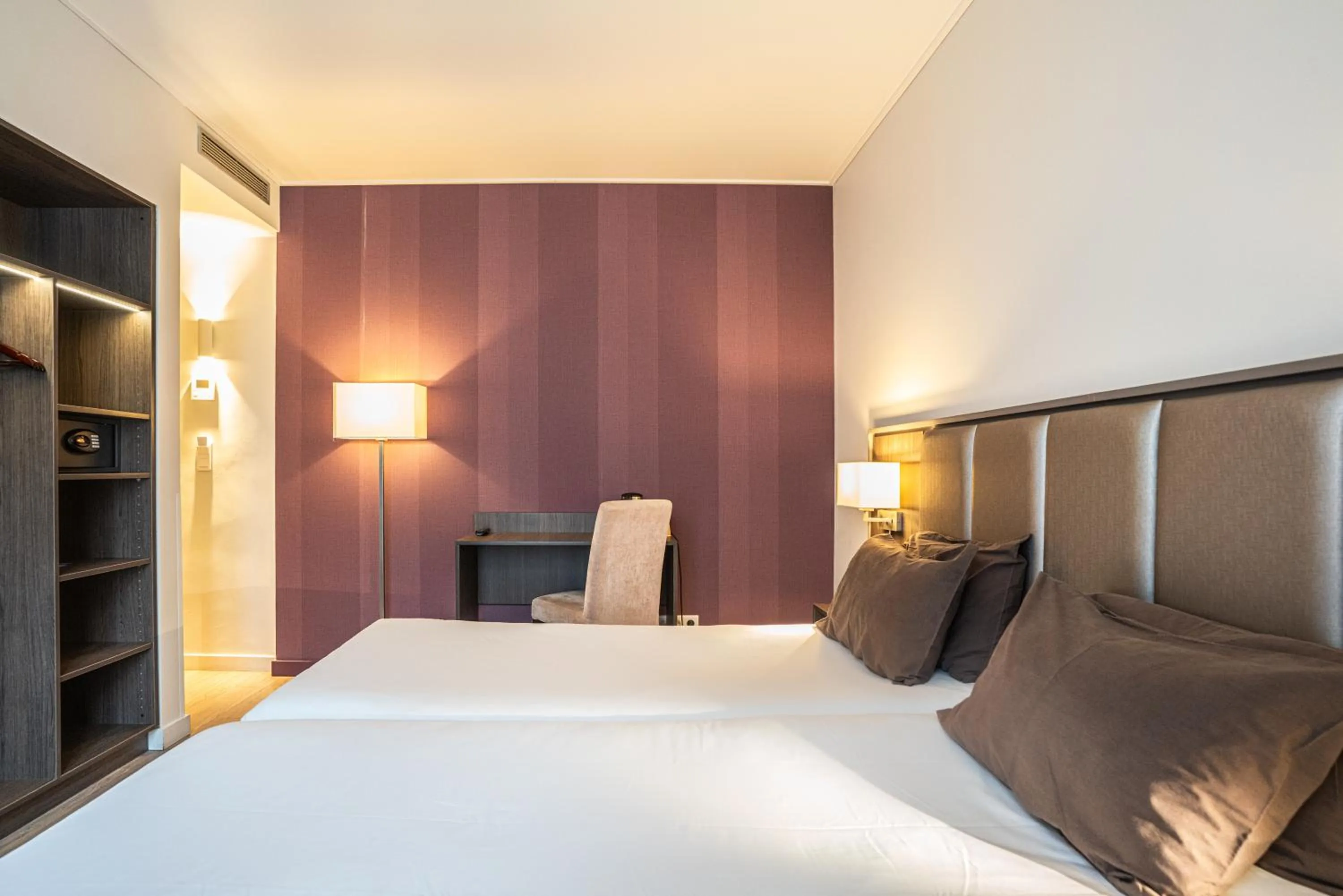 Bedroom, Bed in Hotel de Flore - Montmartre