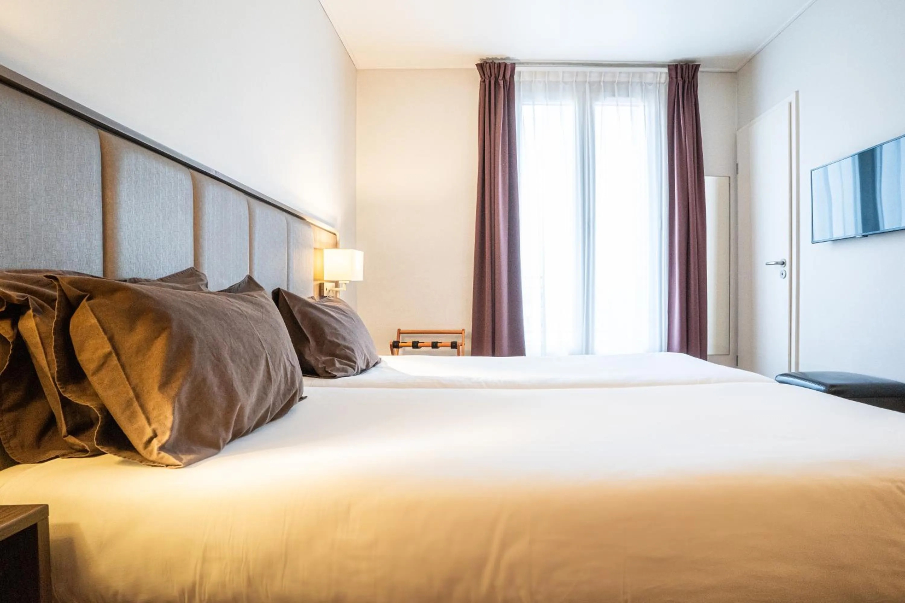 Bed in Hotel de Flore - Montmartre