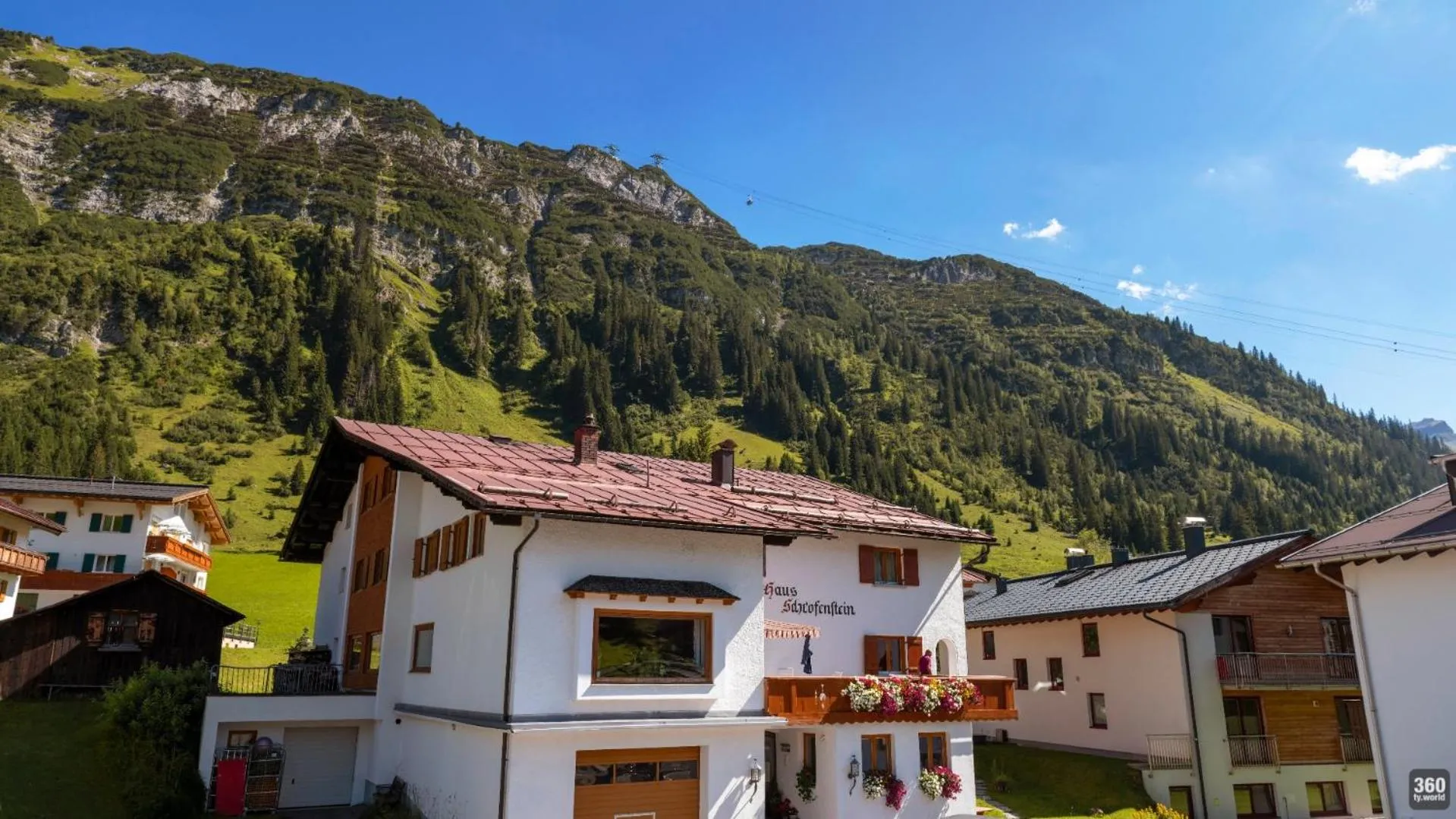 Property building in Haus Schrofenstein