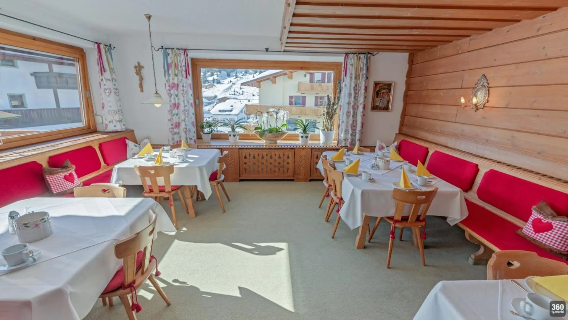 Breakfast in Haus Schrofenstein