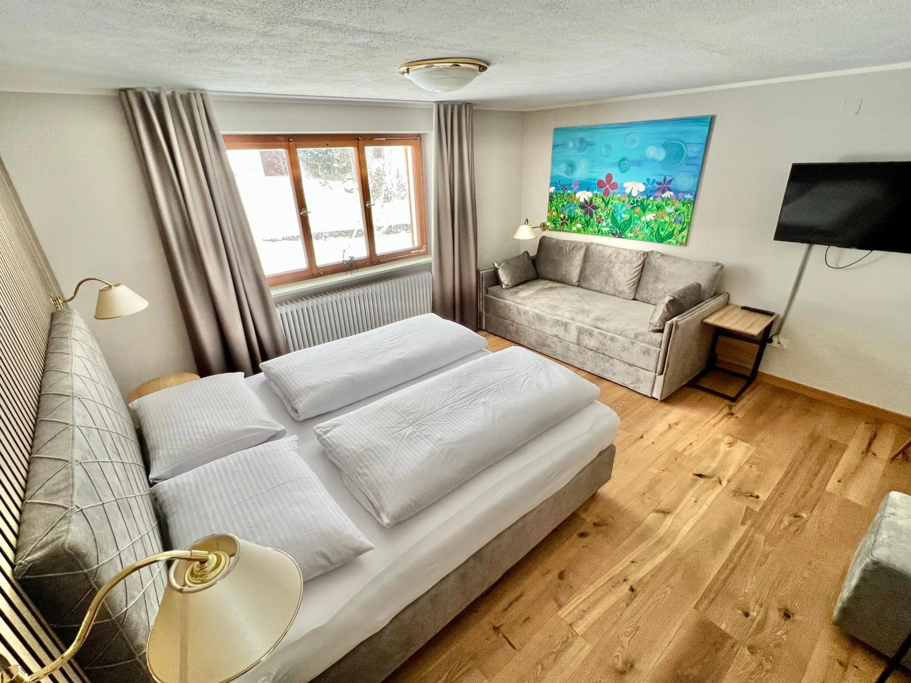 Photo of the whole room in Haus Schrofenstein