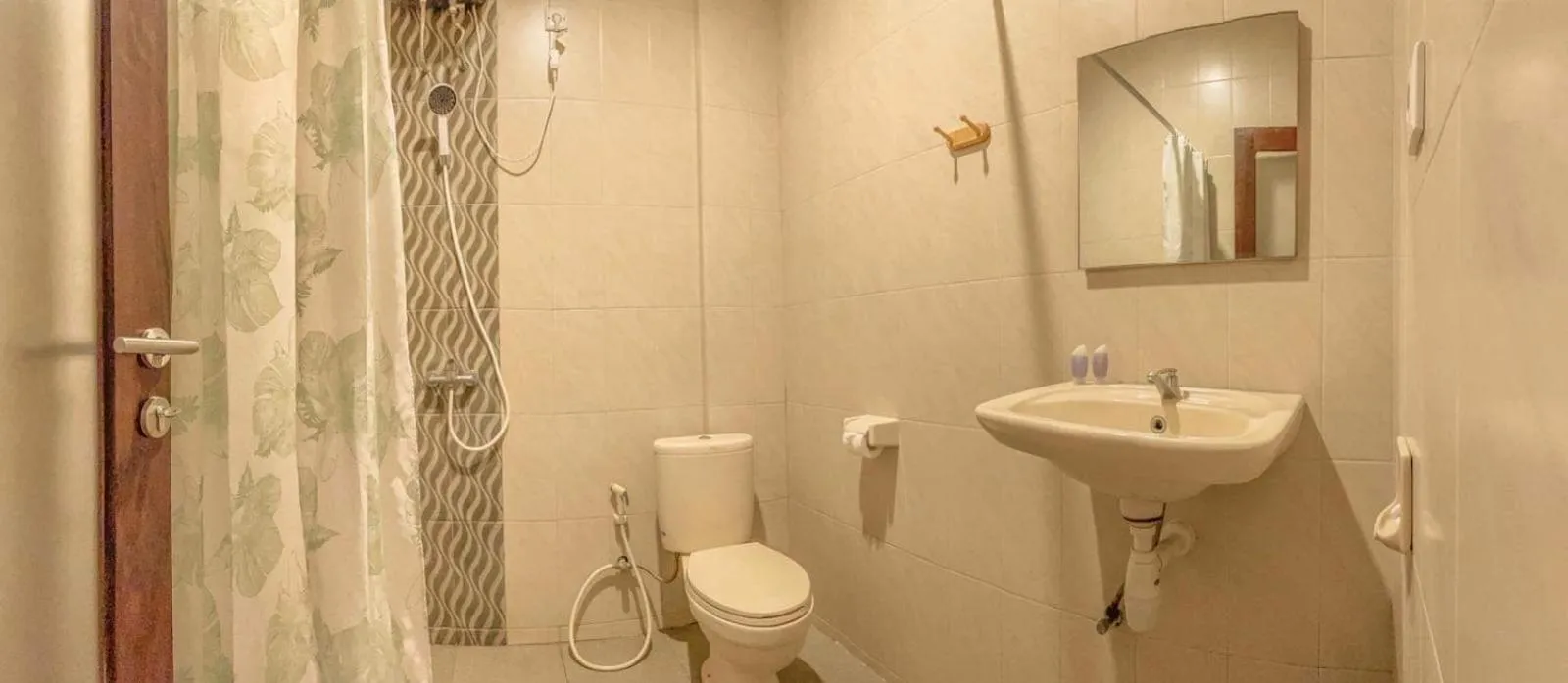 Shower in Perissos Echo Beach