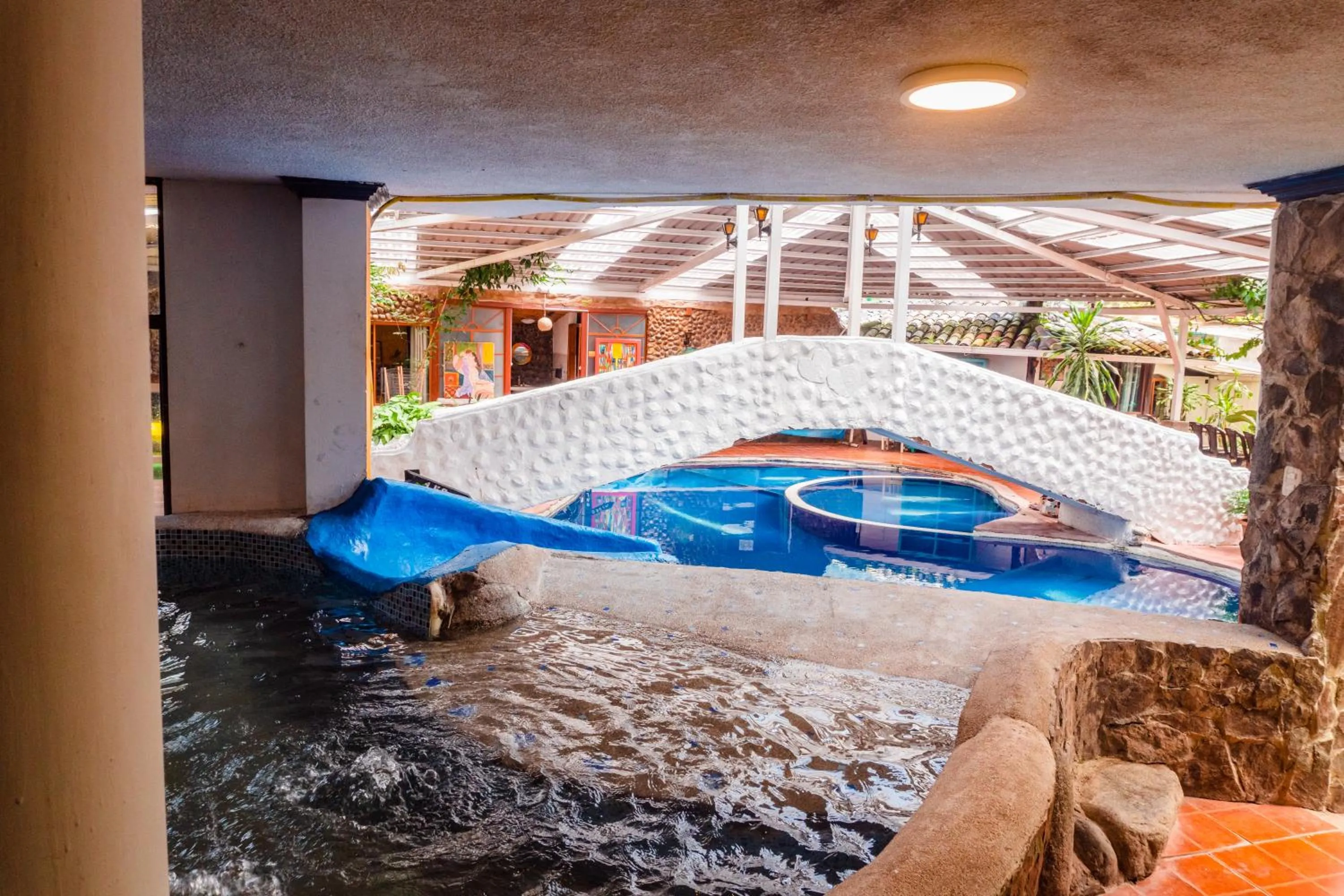 Hot Tub in Spa Hosteria Miramelindo