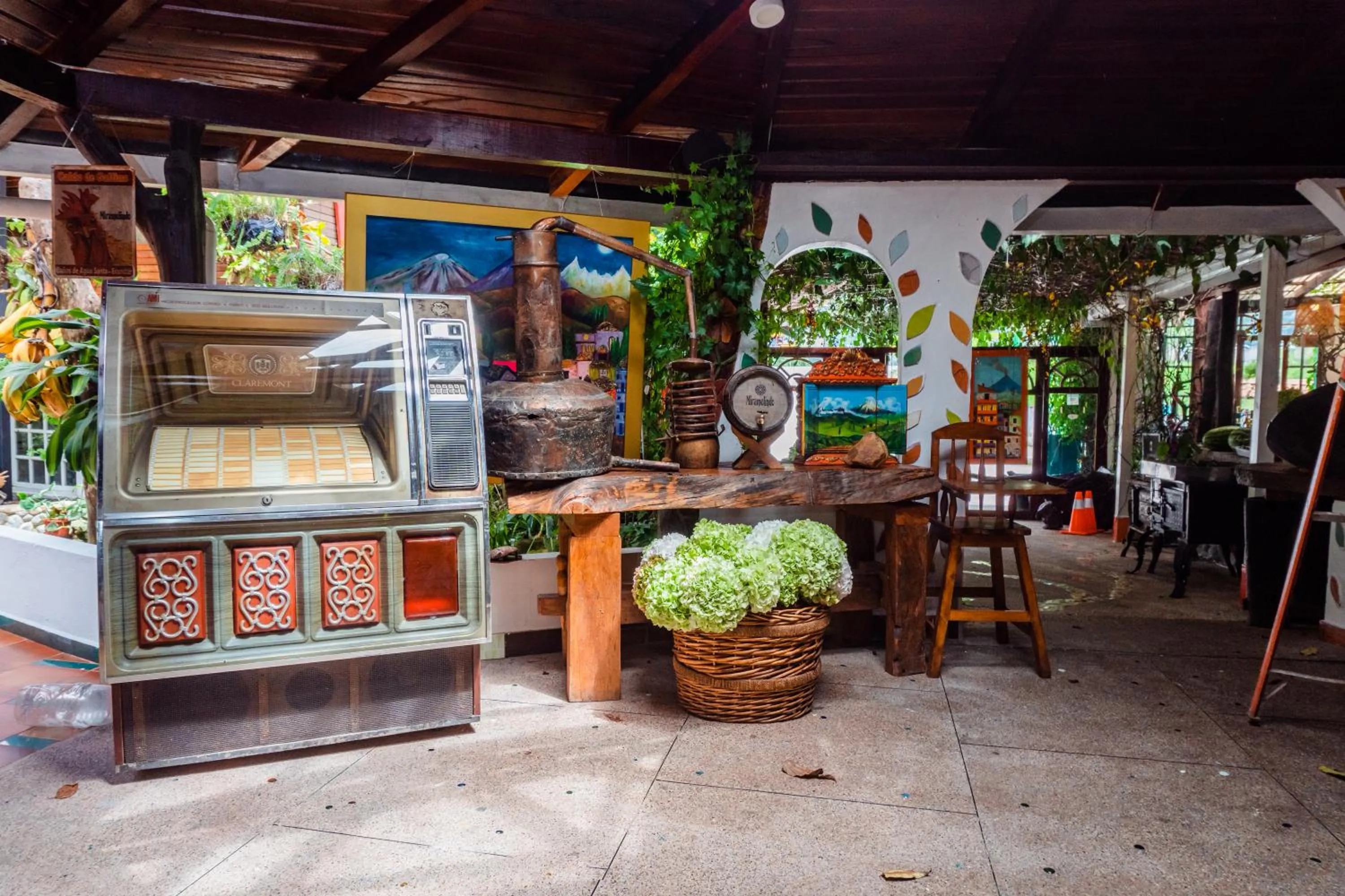 Lounge or bar in Spa Hosteria Miramelindo