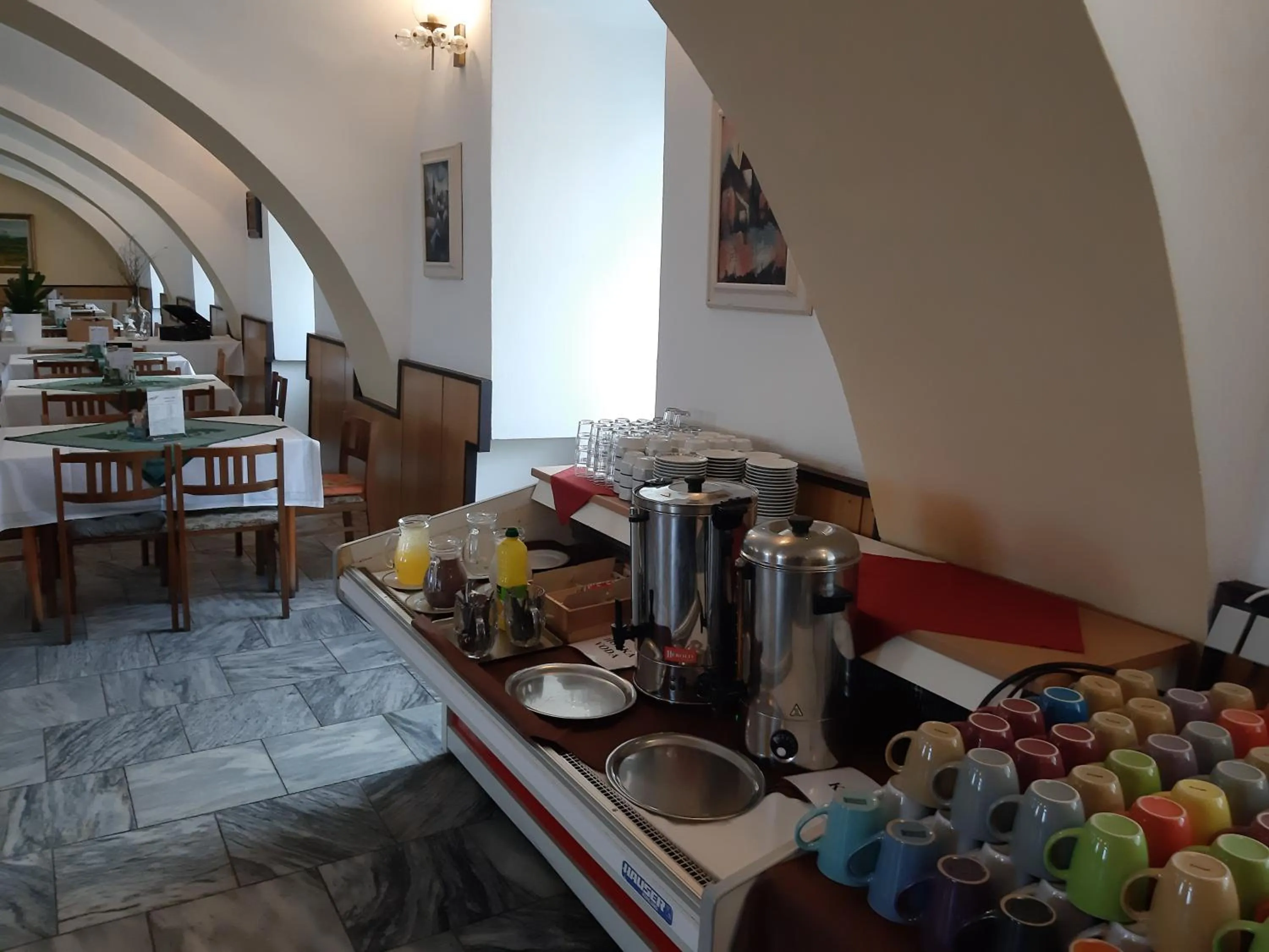 Breakfast in Hotel Jestřábí