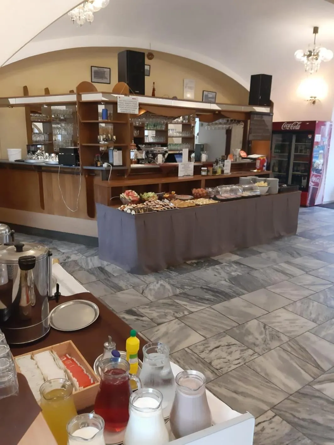 Restaurant/places to eat in Hotel Jestřábí