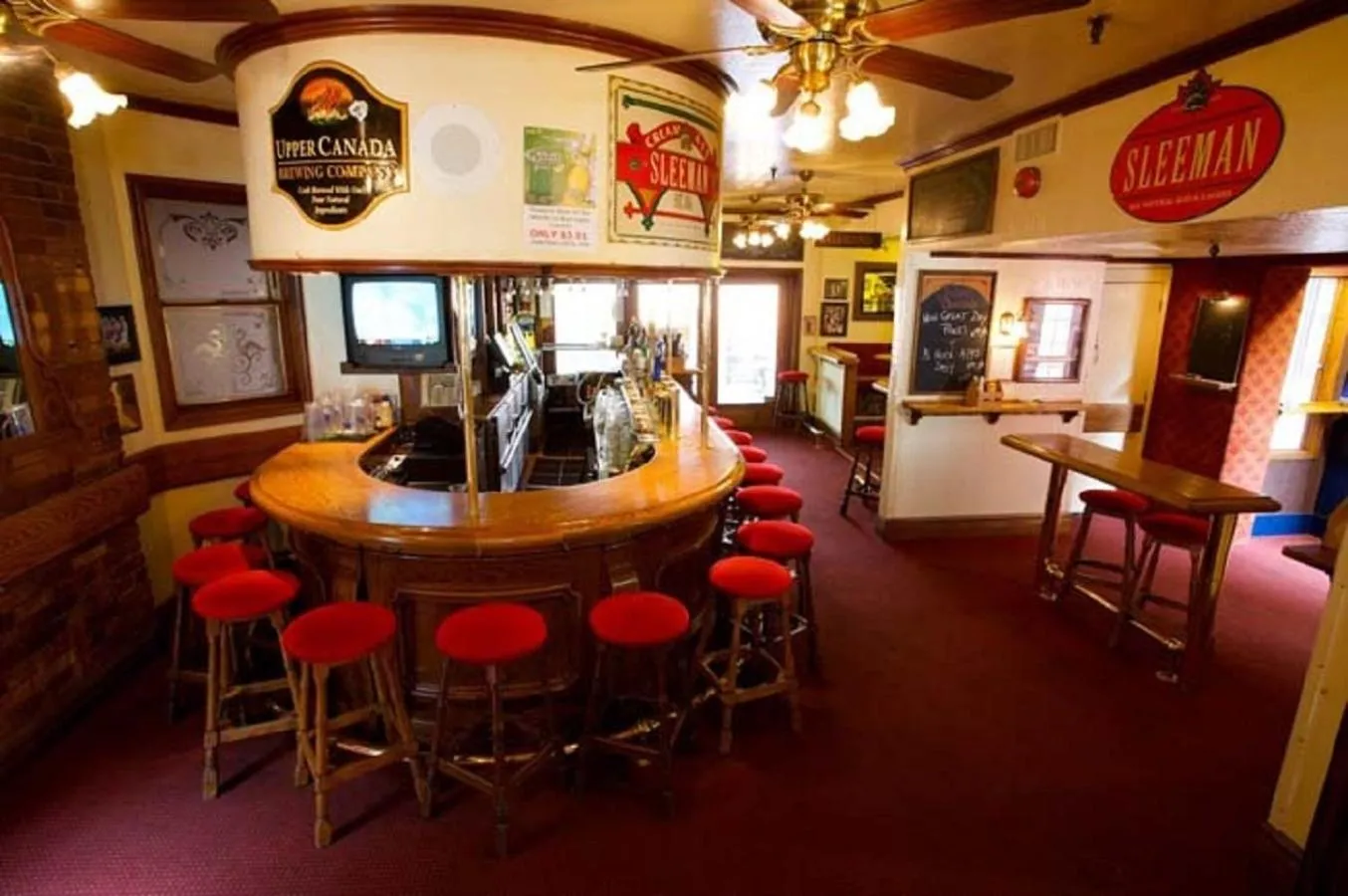 Lounge or bar in Madison Manor Boutique Hotel