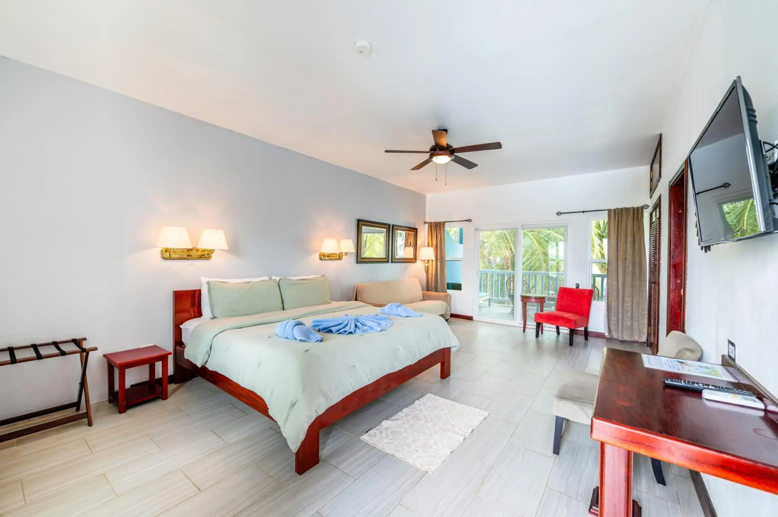 Ocean Front Deluxe with private balcony in Parrot Cove Lodge Ocean Front Deluxe with private balcony in Parrot Cove Lodge