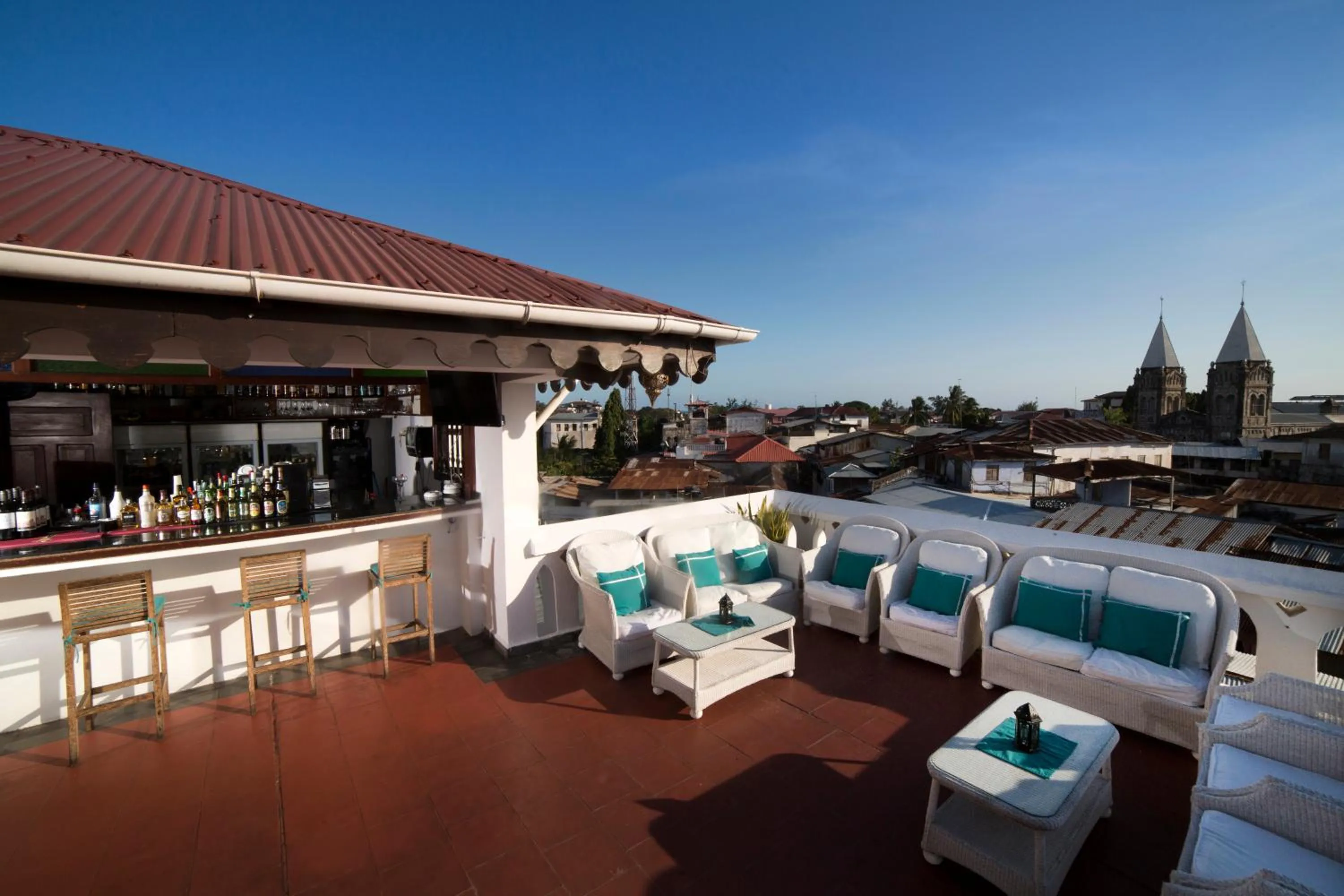 Restaurant/places to eat in Maru Maru Hotel