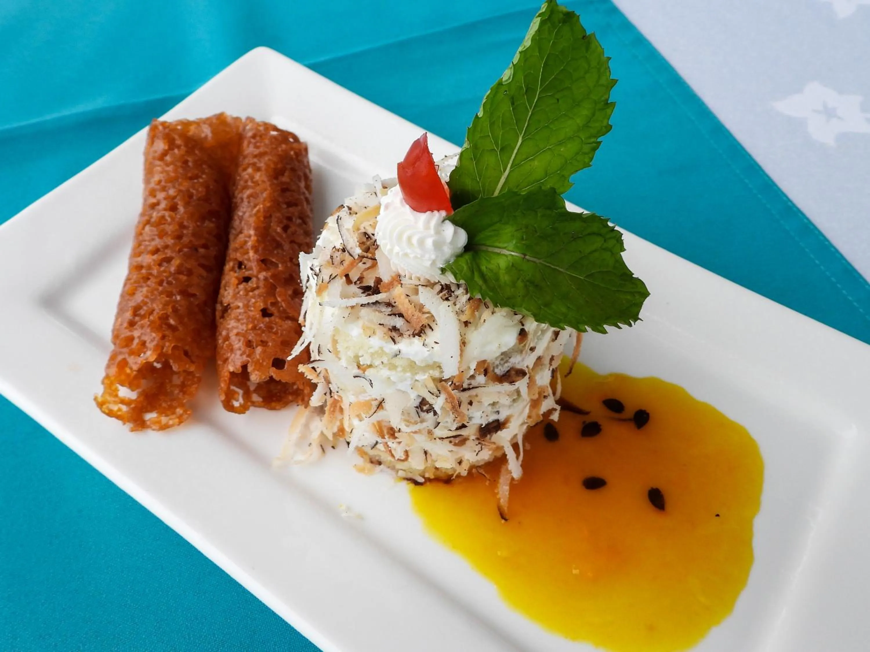 Restaurant/places to eat in Maru Maru Hotel