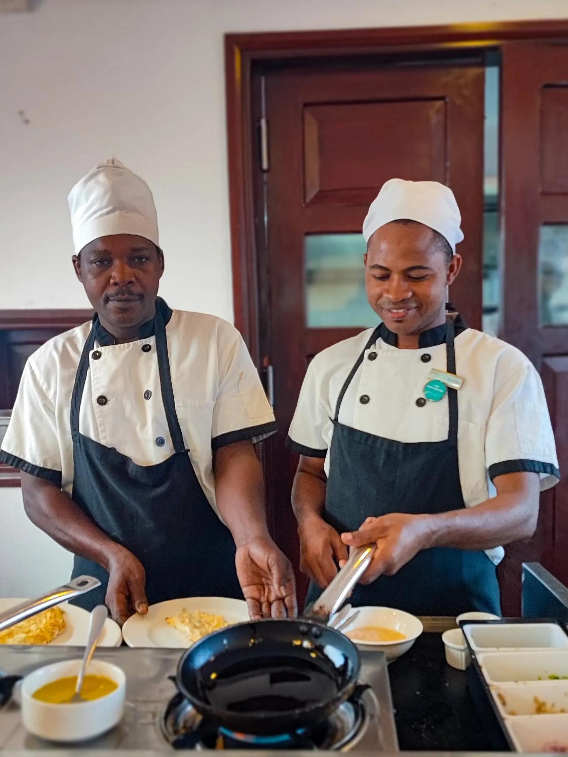 Restaurant/places to eat in Maru Maru Hotel