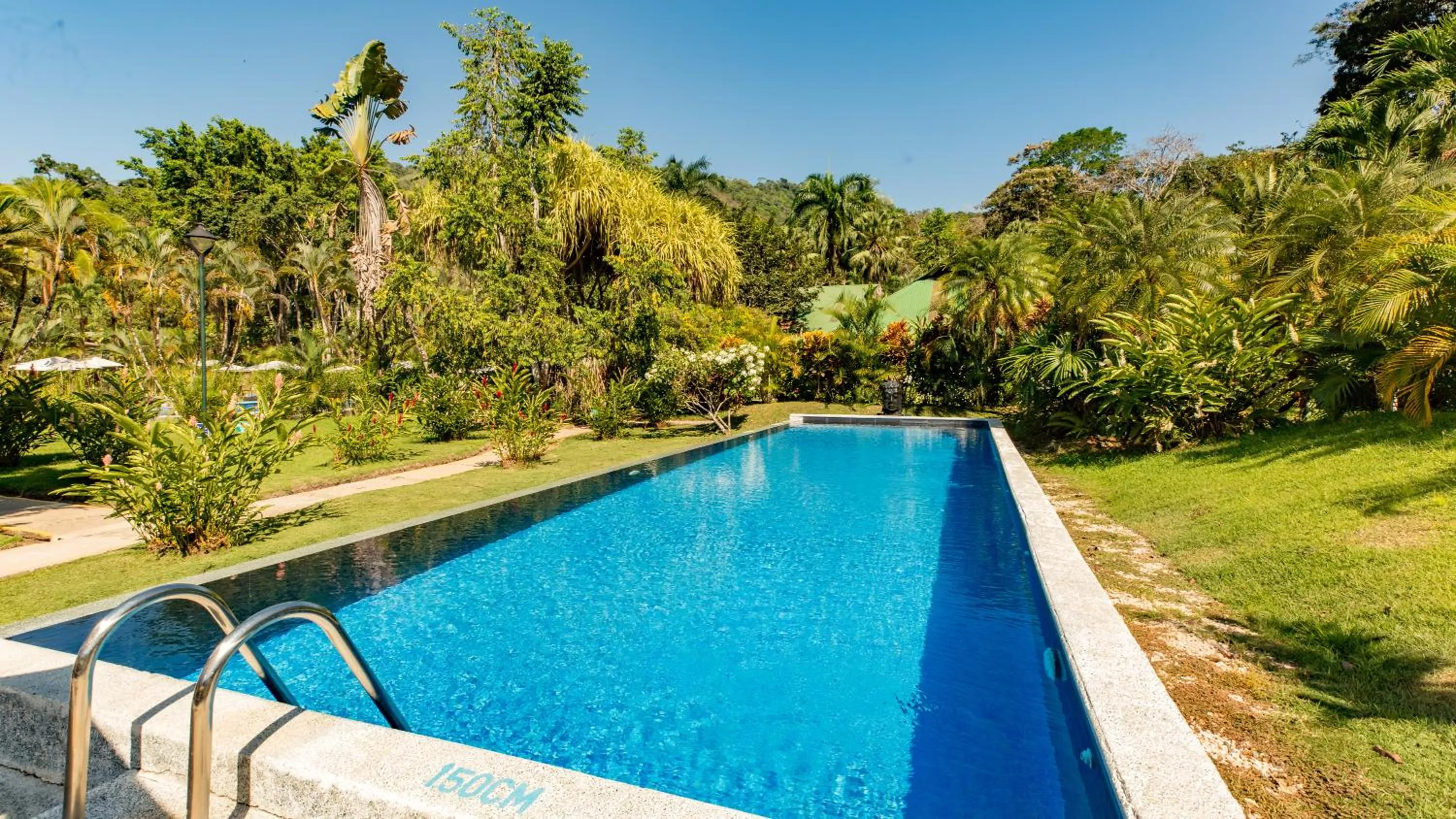 Swimming pool in Hotel Villas Rio Mar