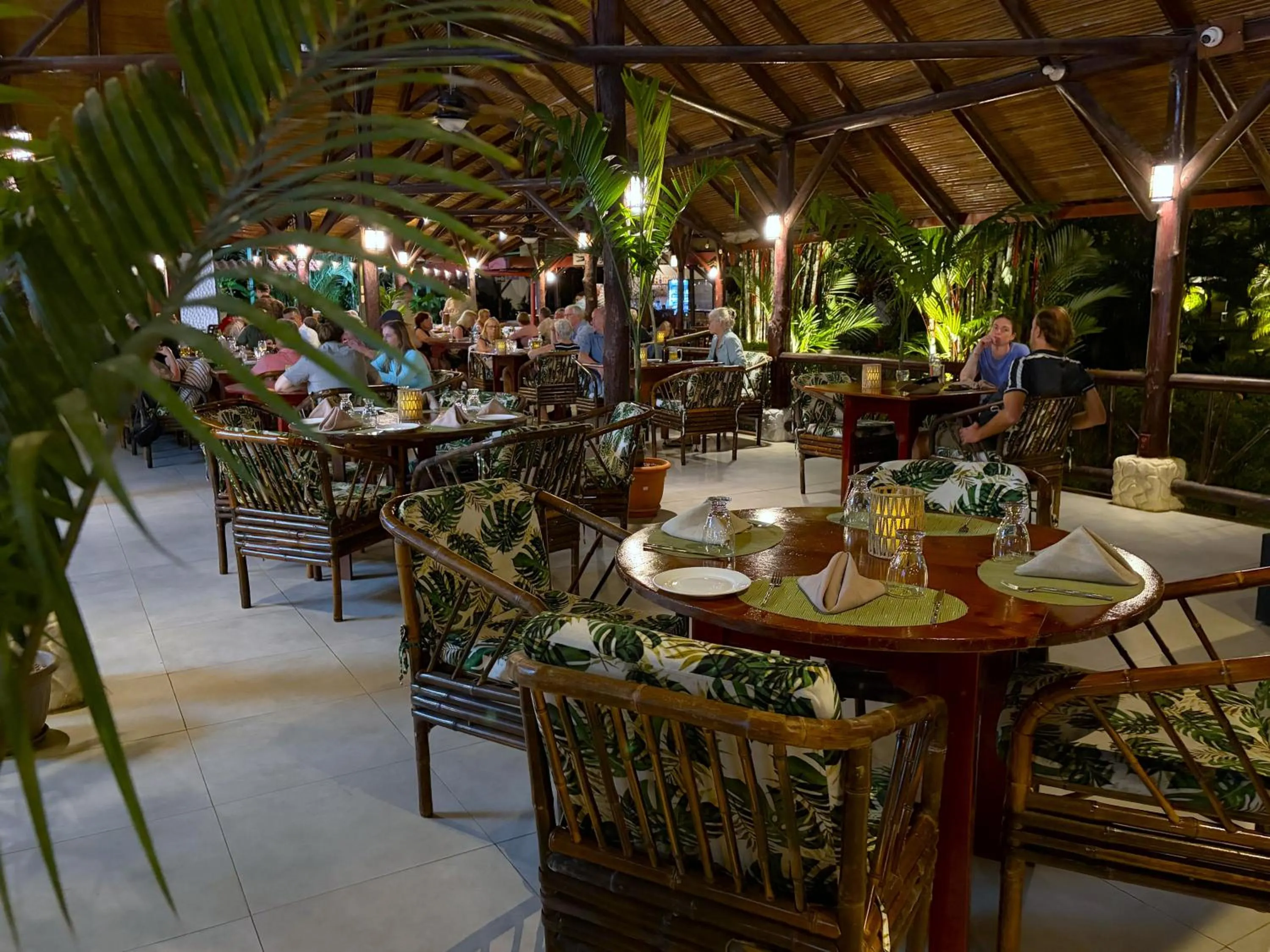 Restaurant/places to eat in Hotel Villas Rio Mar