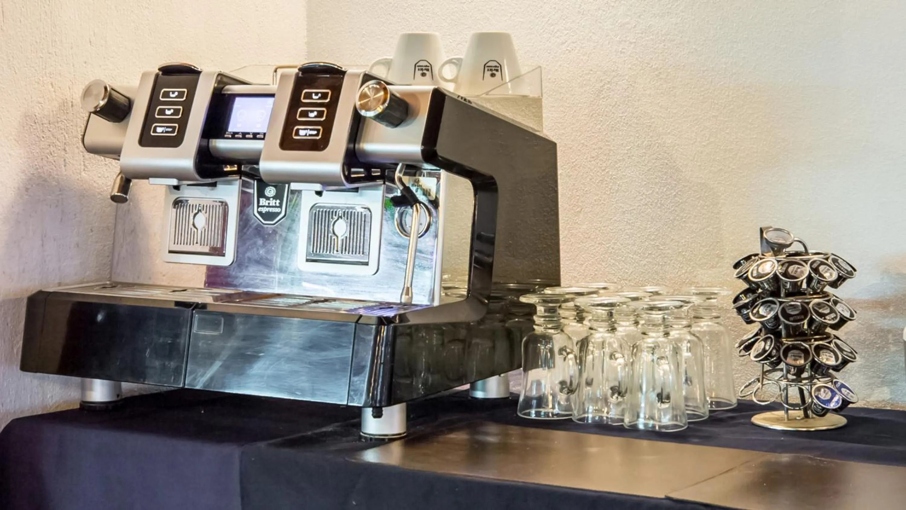 Coffee/tea facilities in Hotel Villas Rio Mar