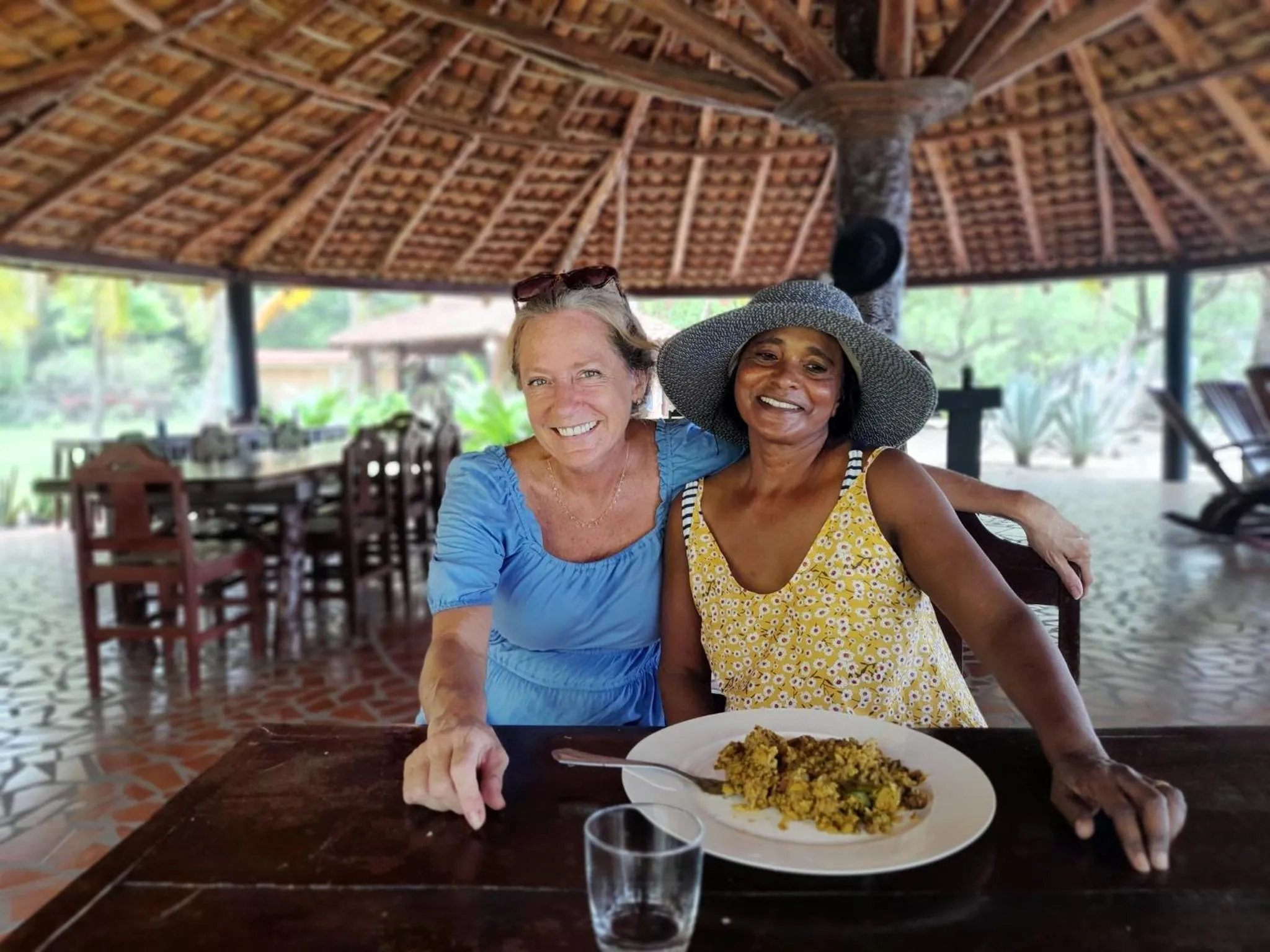 Restaurant/places to eat in Redwood Beach Resort