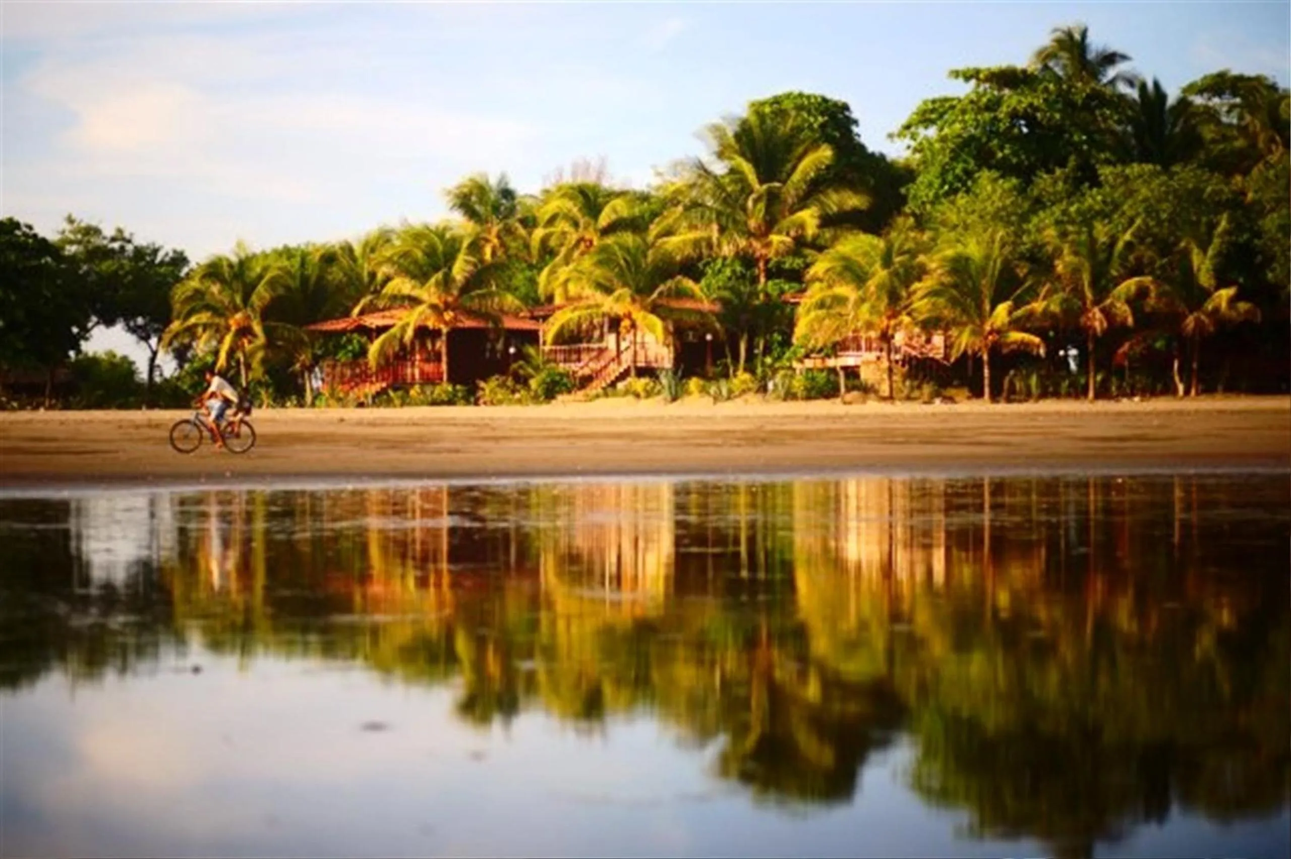 Facade/entrance in Redwood Beach Resort