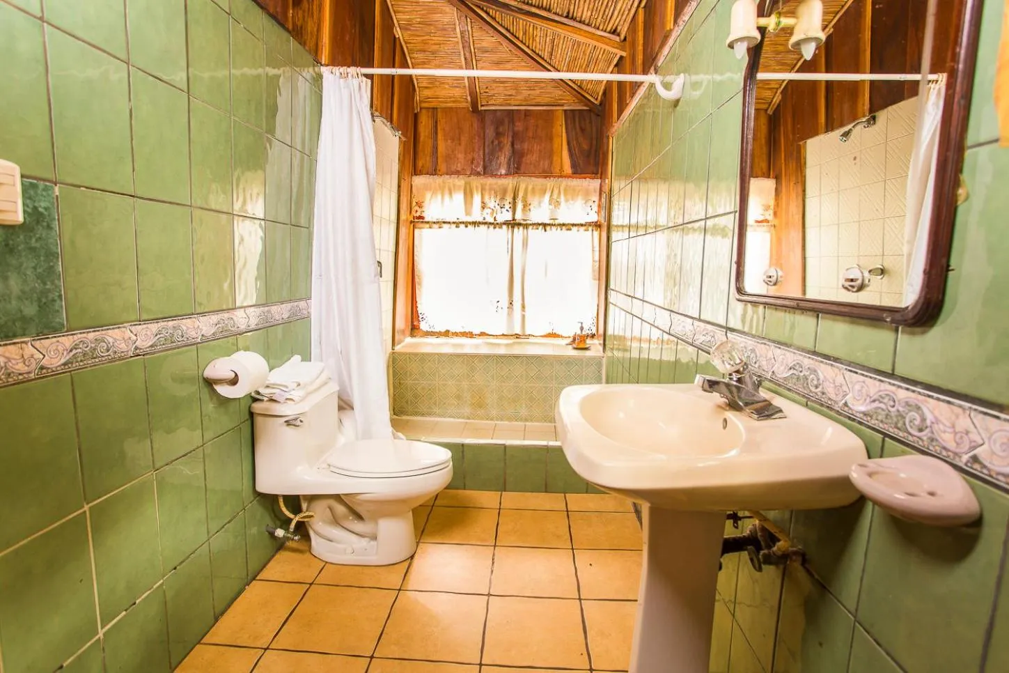 Bathroom in Redwood Beach Resort