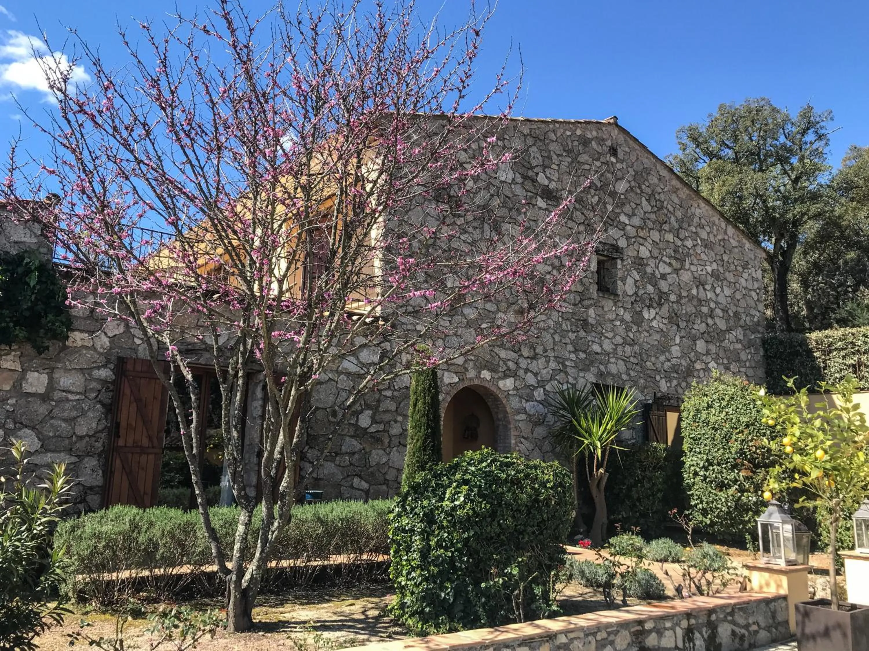 Facade/entrance in La Bergerie