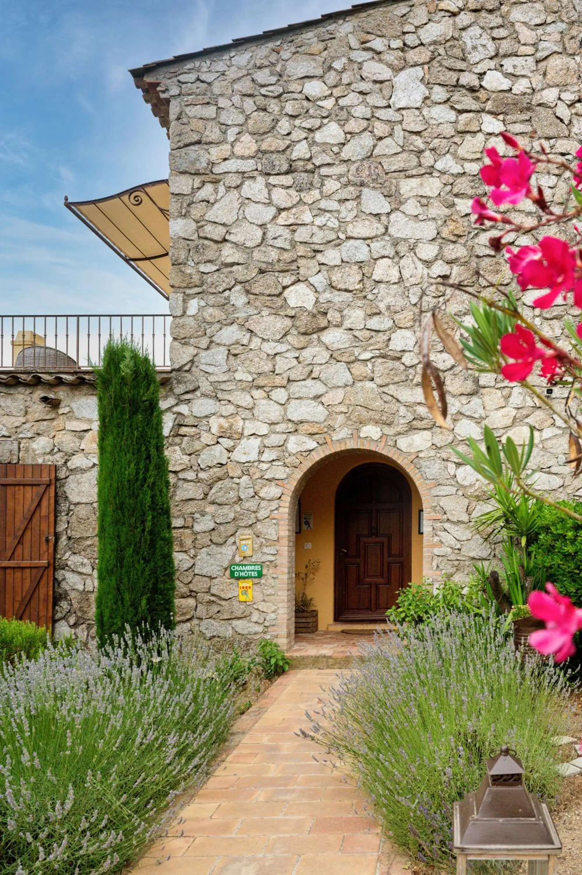 Facade/entrance in La Bergerie