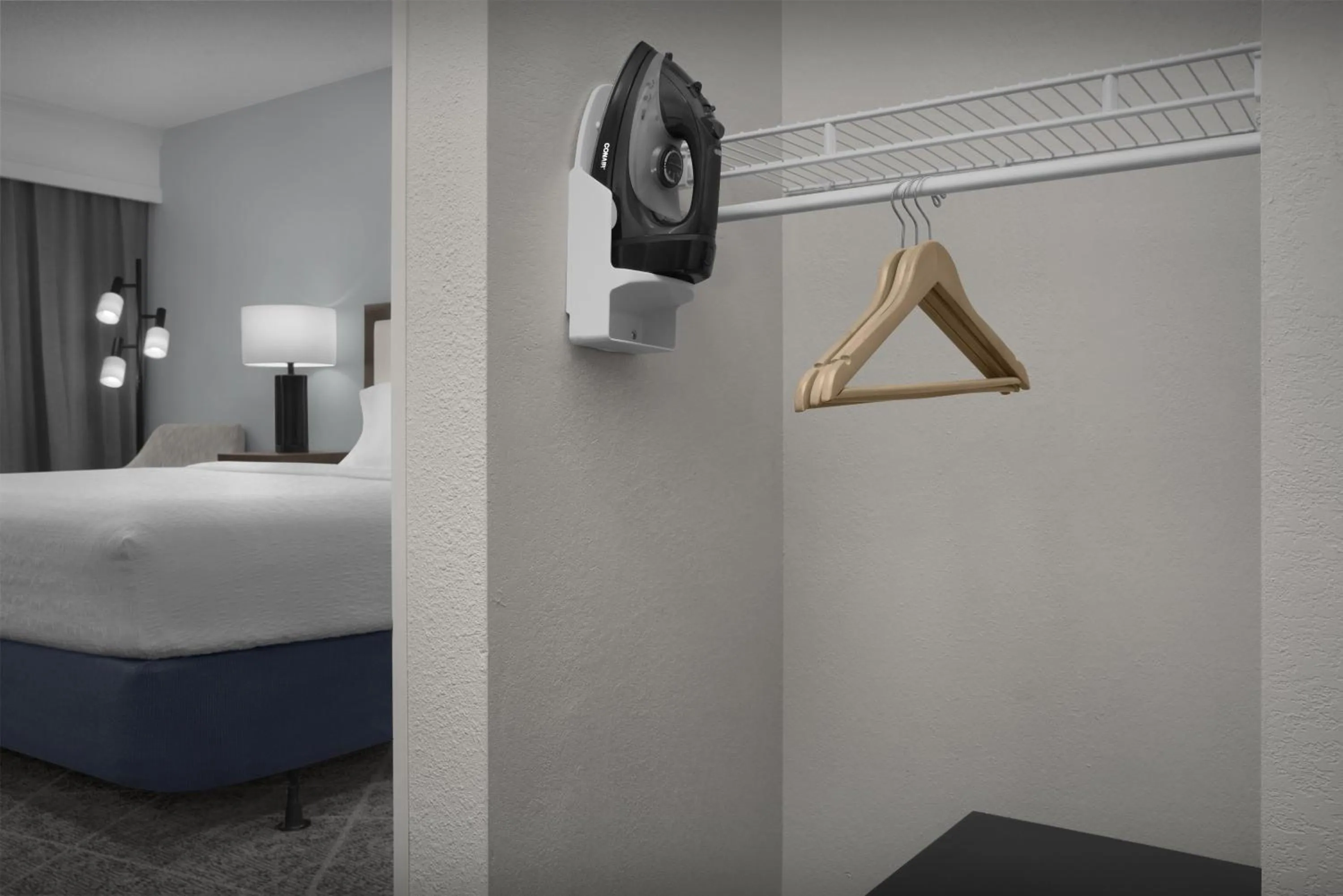 Photo of the whole room, Bed in Hampton Inn Fort Lauderdale Downtown Las Olas Area