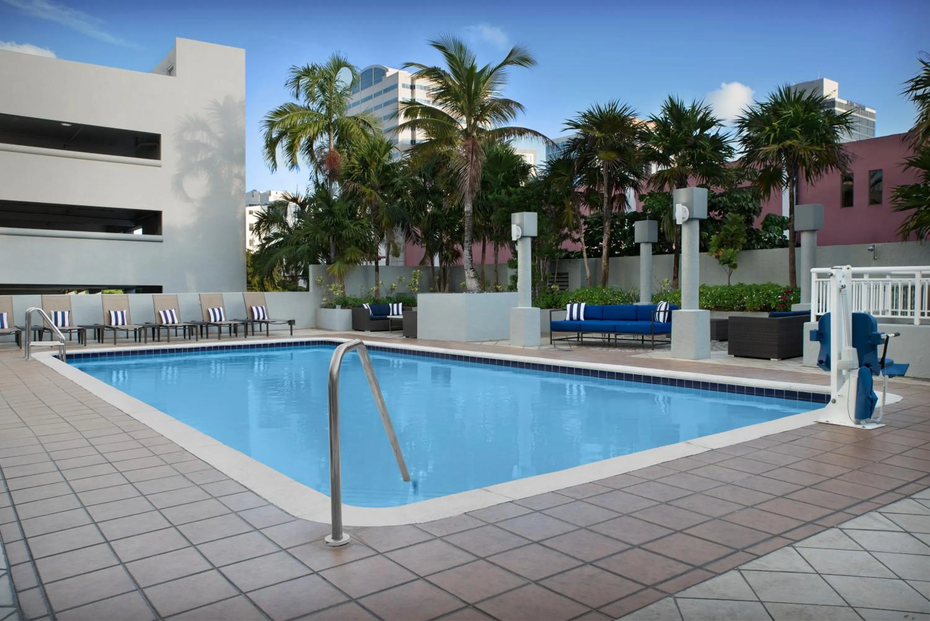 Swimming pool in Hampton Inn Fort Lauderdale Downtown Las Olas Area