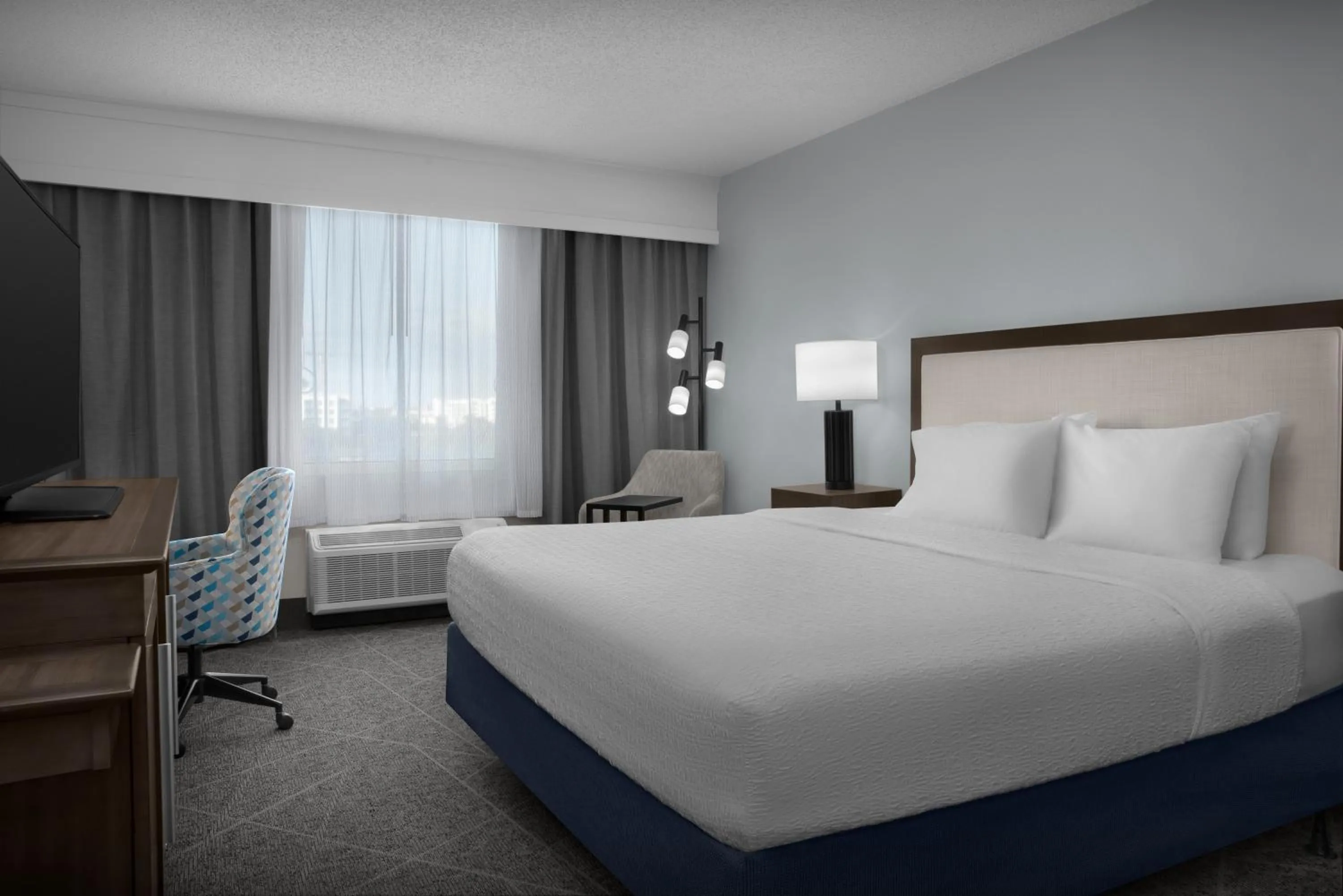 Bedroom, Bed in Hampton Inn Fort Lauderdale Downtown Las Olas Area
