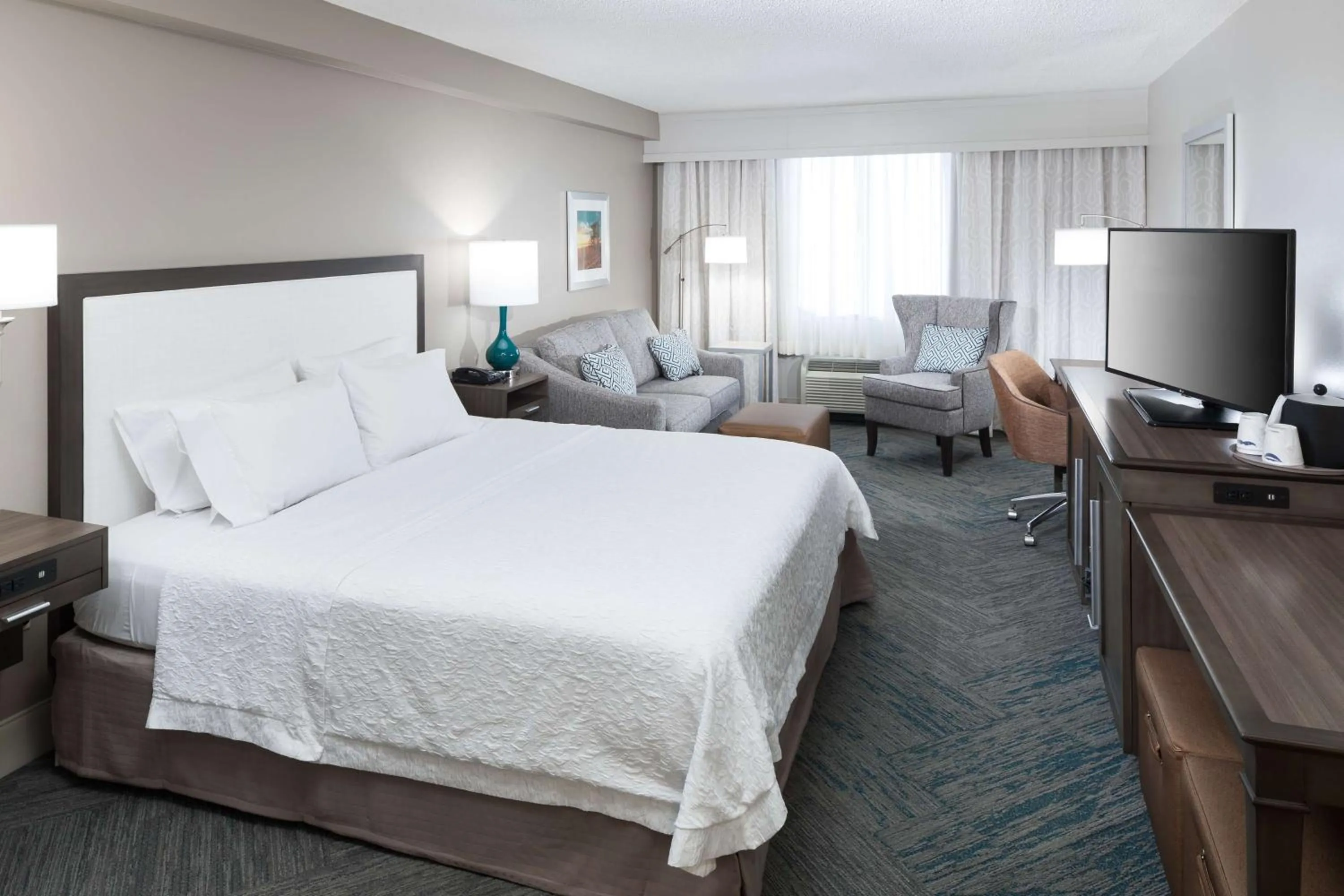 Bedroom, Bed in Hampton Inn Fort Lauderdale Downtown Las Olas Area