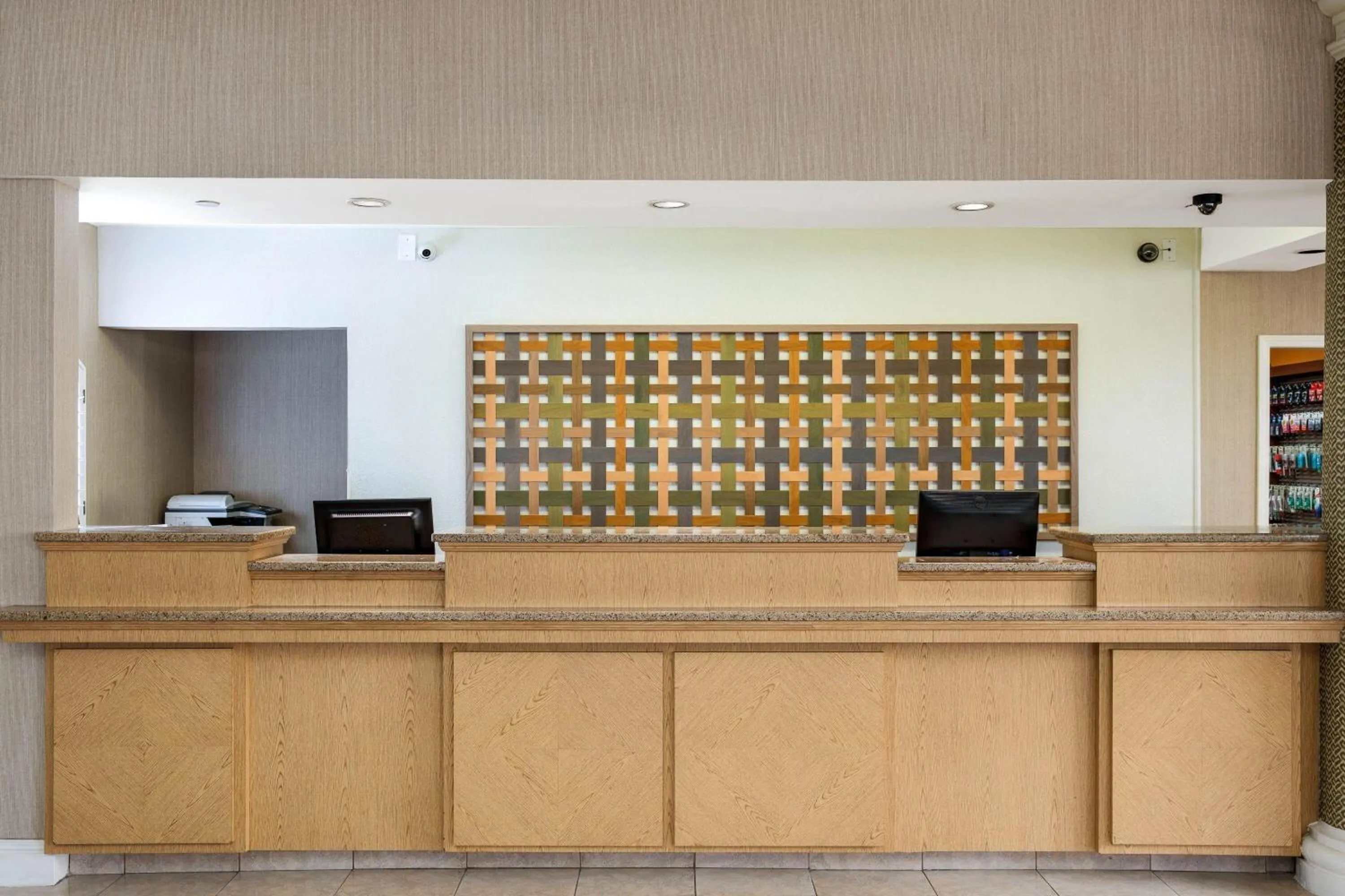 Lobby or reception in La Quinta by Wyndham Haywood Mall-Near Greenville Downtown