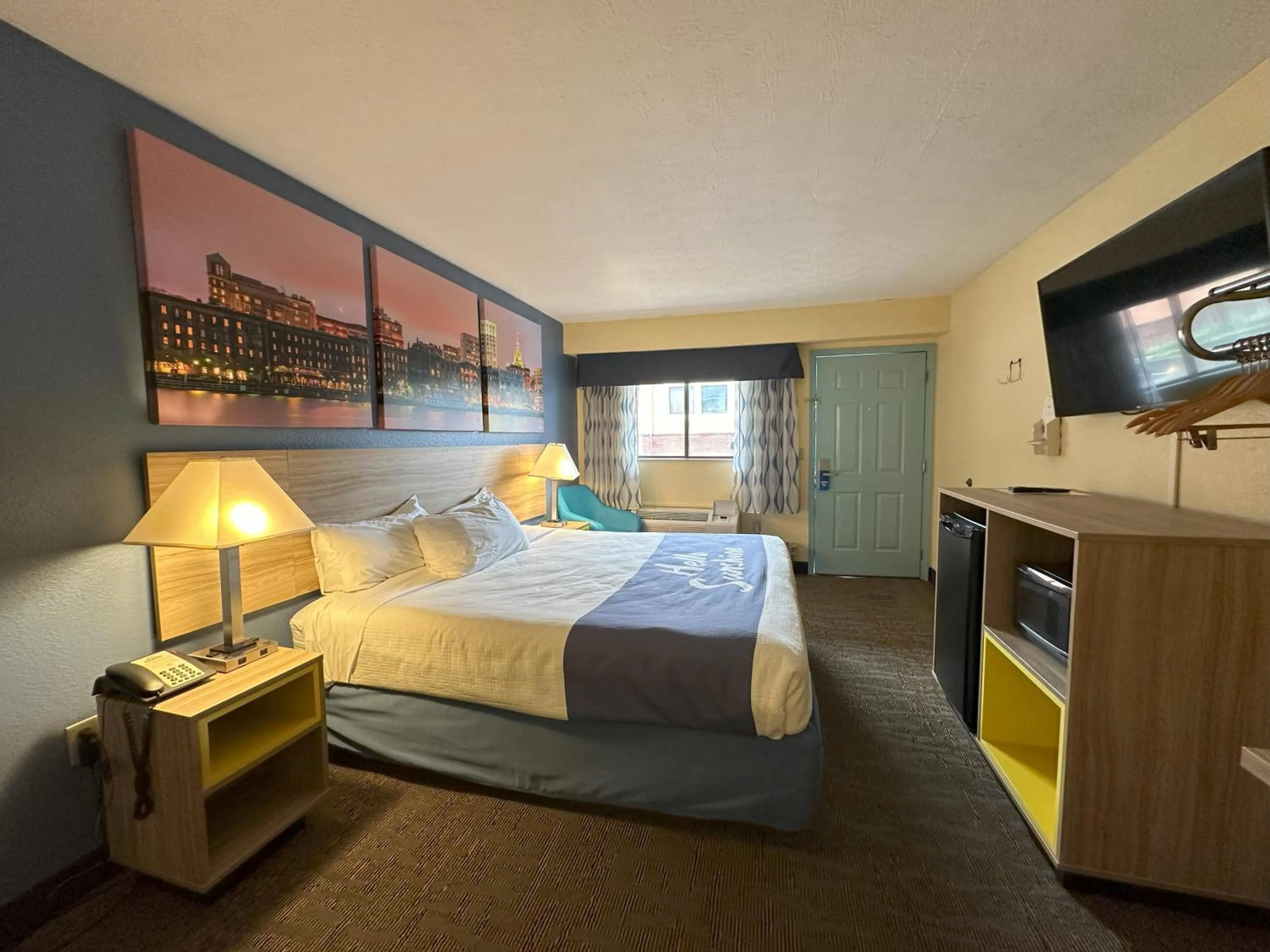 Bed in Days Inn by Wyndham Renfro Valley Mount Vernon