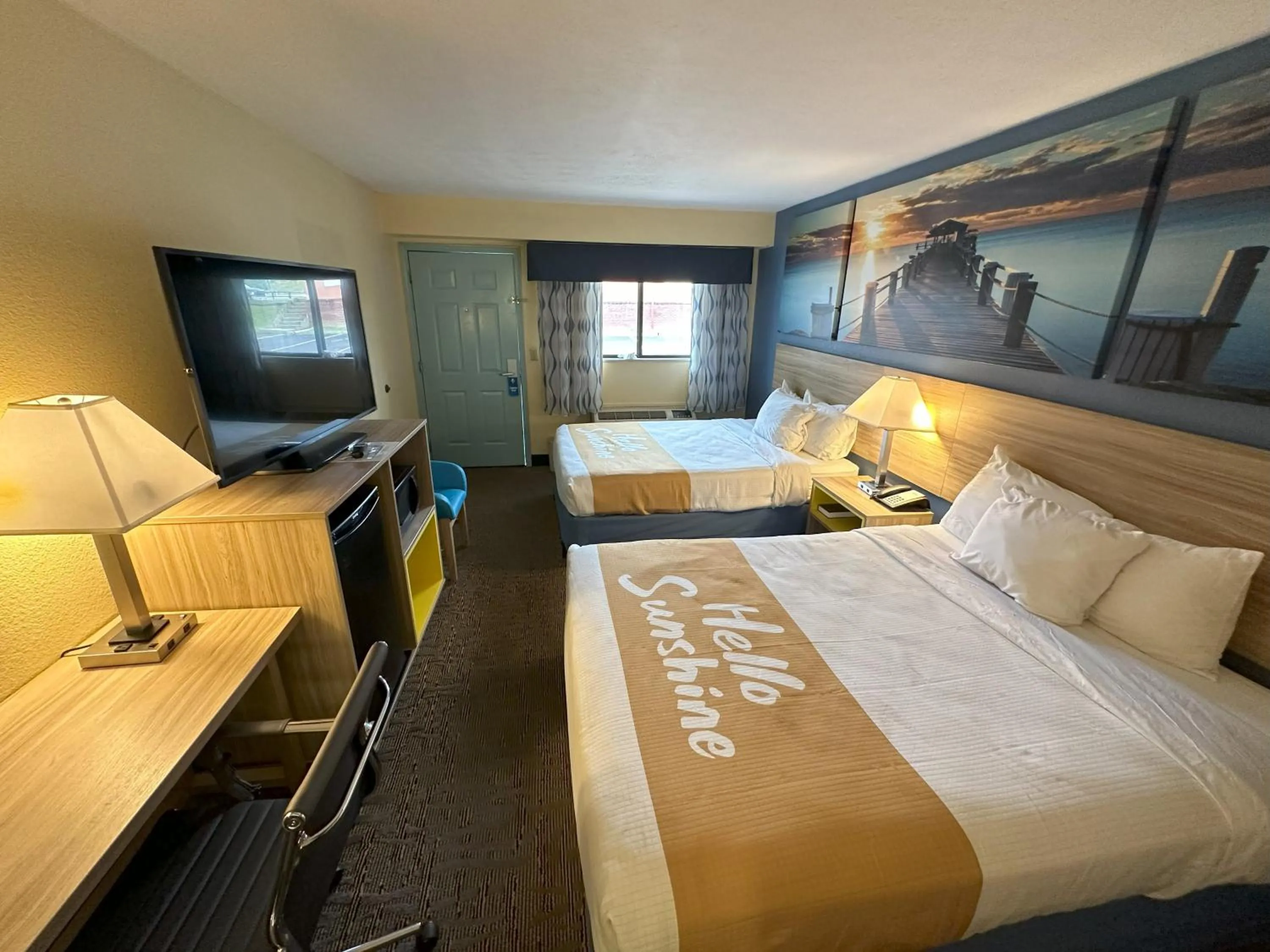 Bed in Days Inn by Wyndham Renfro Valley Mount Vernon