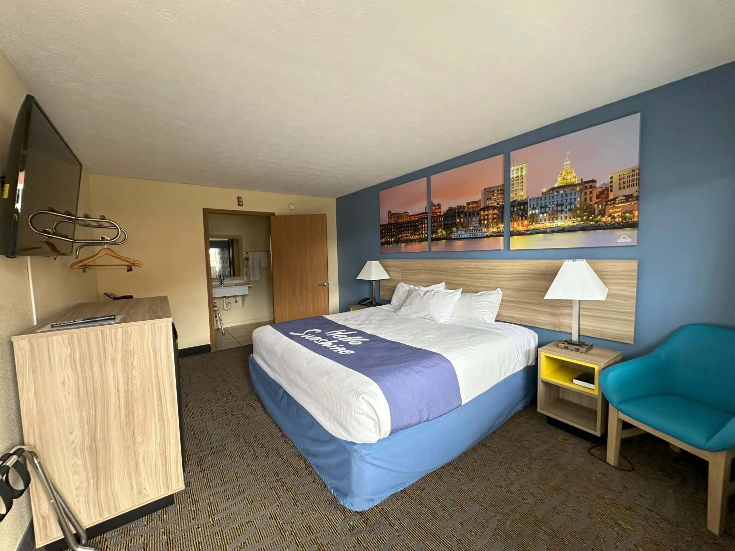 Bed in Days Inn by Wyndham Renfro Valley Mount Vernon