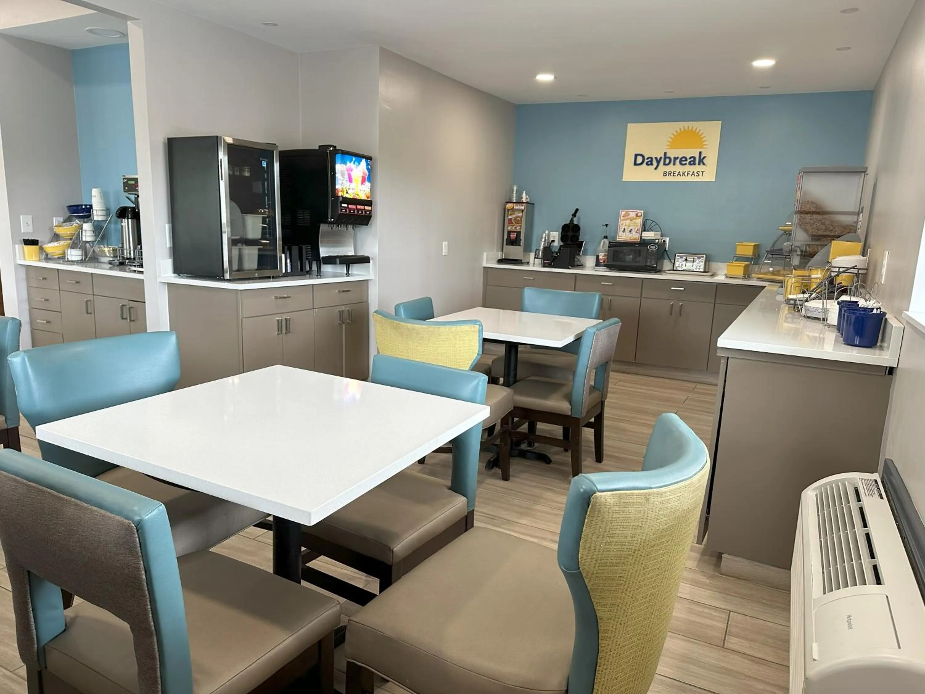 Coffee/tea facilities in Days Inn by Wyndham Renfro Valley Mount Vernon