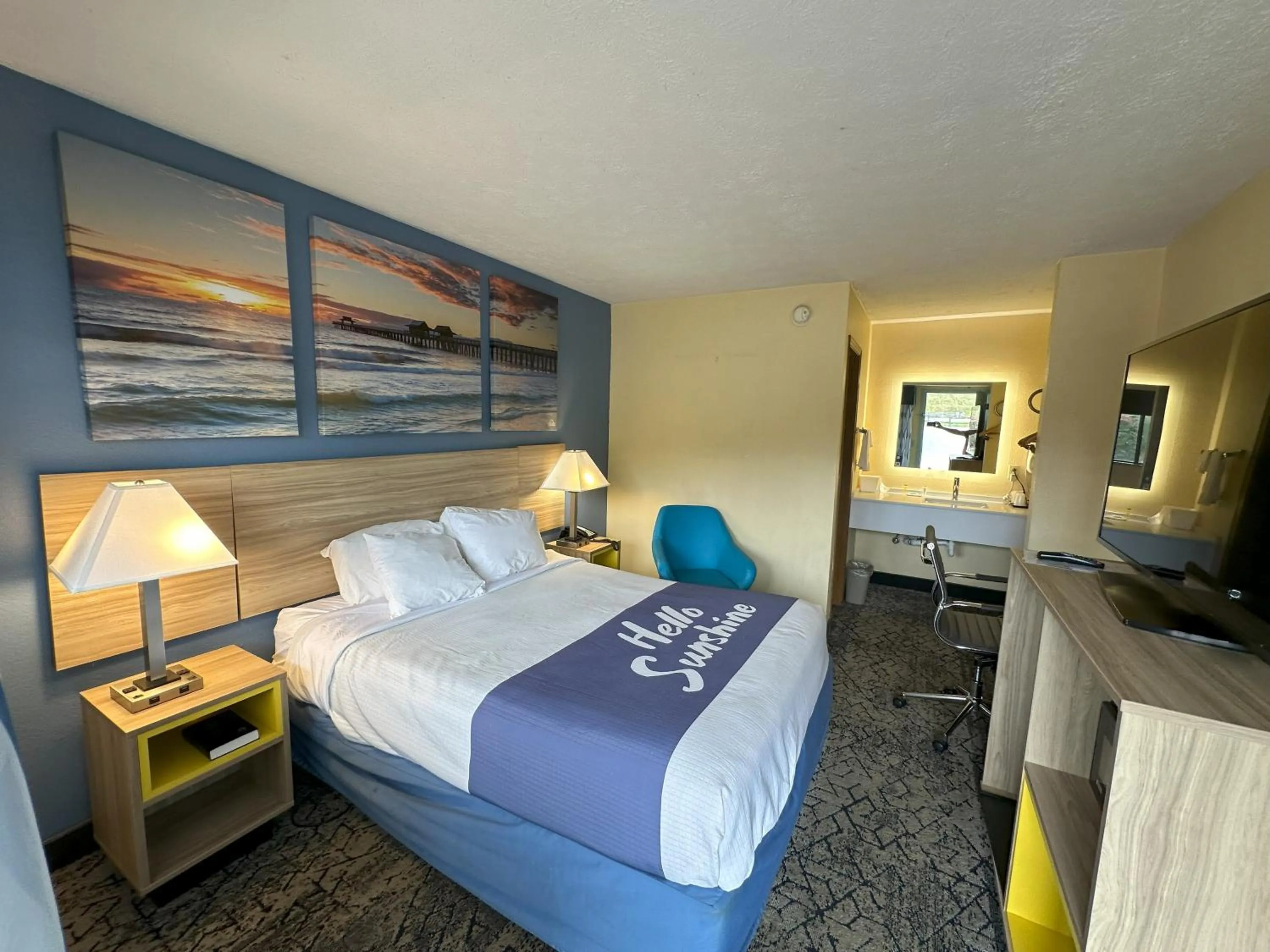 Bed in Days Inn by Wyndham Renfro Valley Mount Vernon