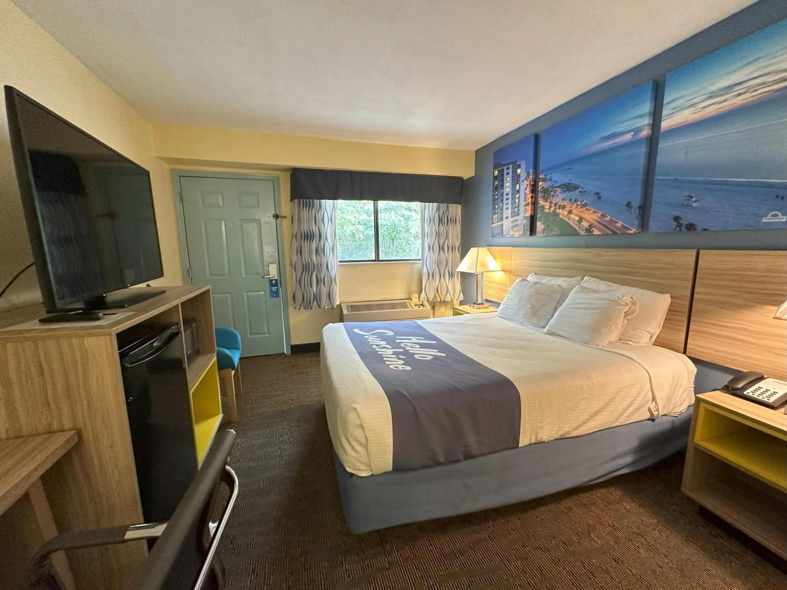 Bed in Days Inn by Wyndham Renfro Valley Mount Vernon