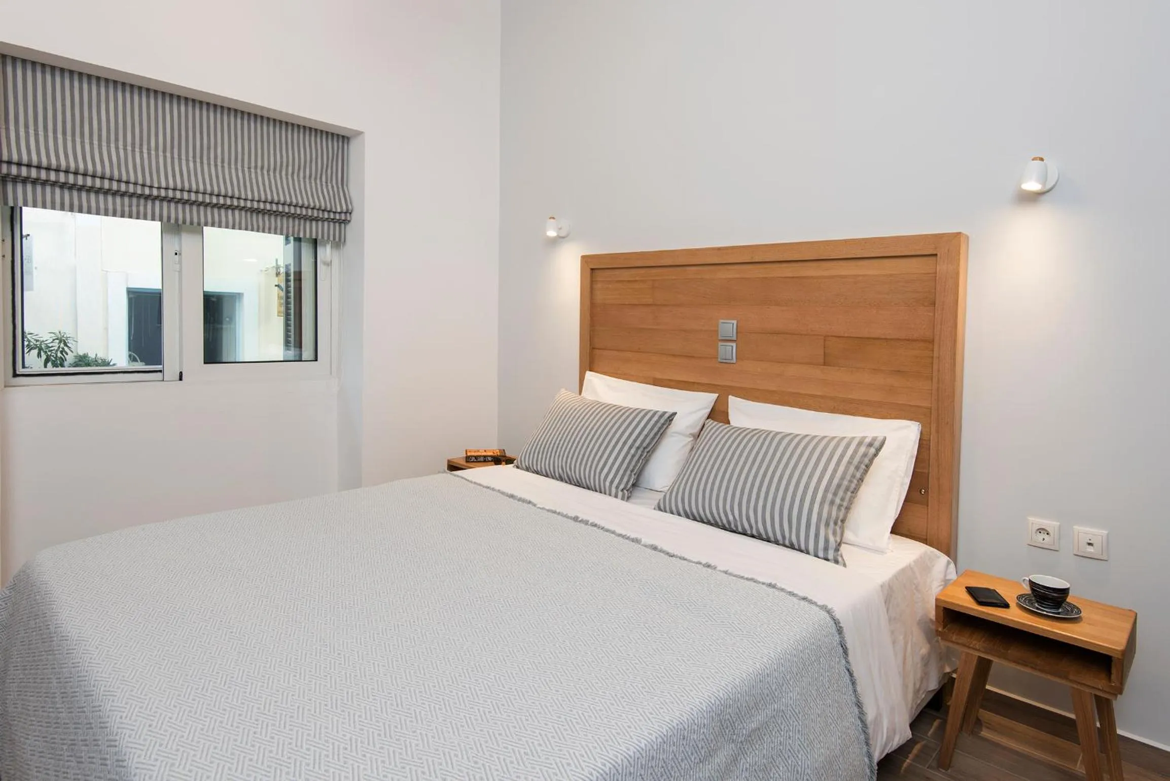 Bedroom, Bed in DownTown Hotel