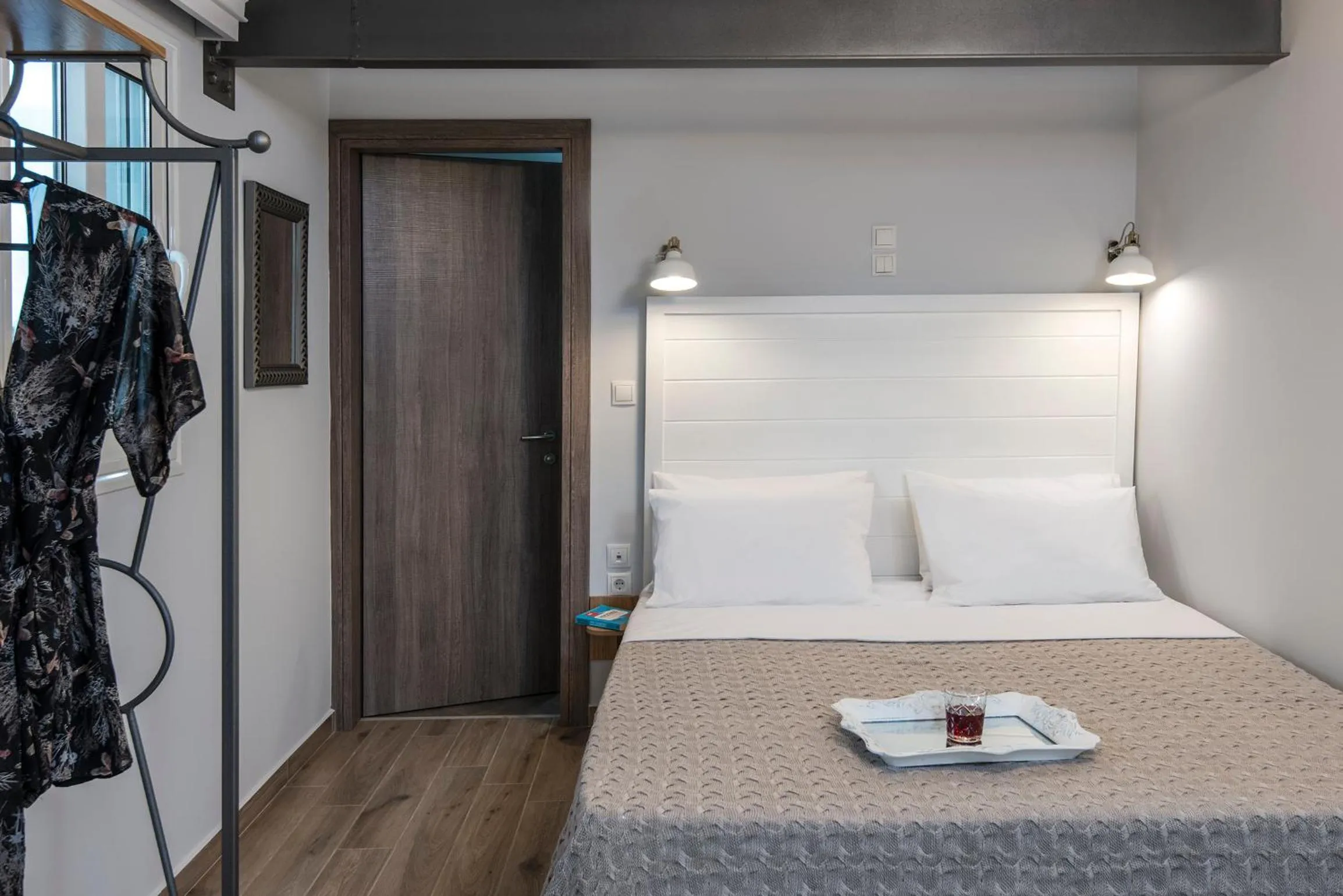 Bedroom, Bed in DownTown Hotel