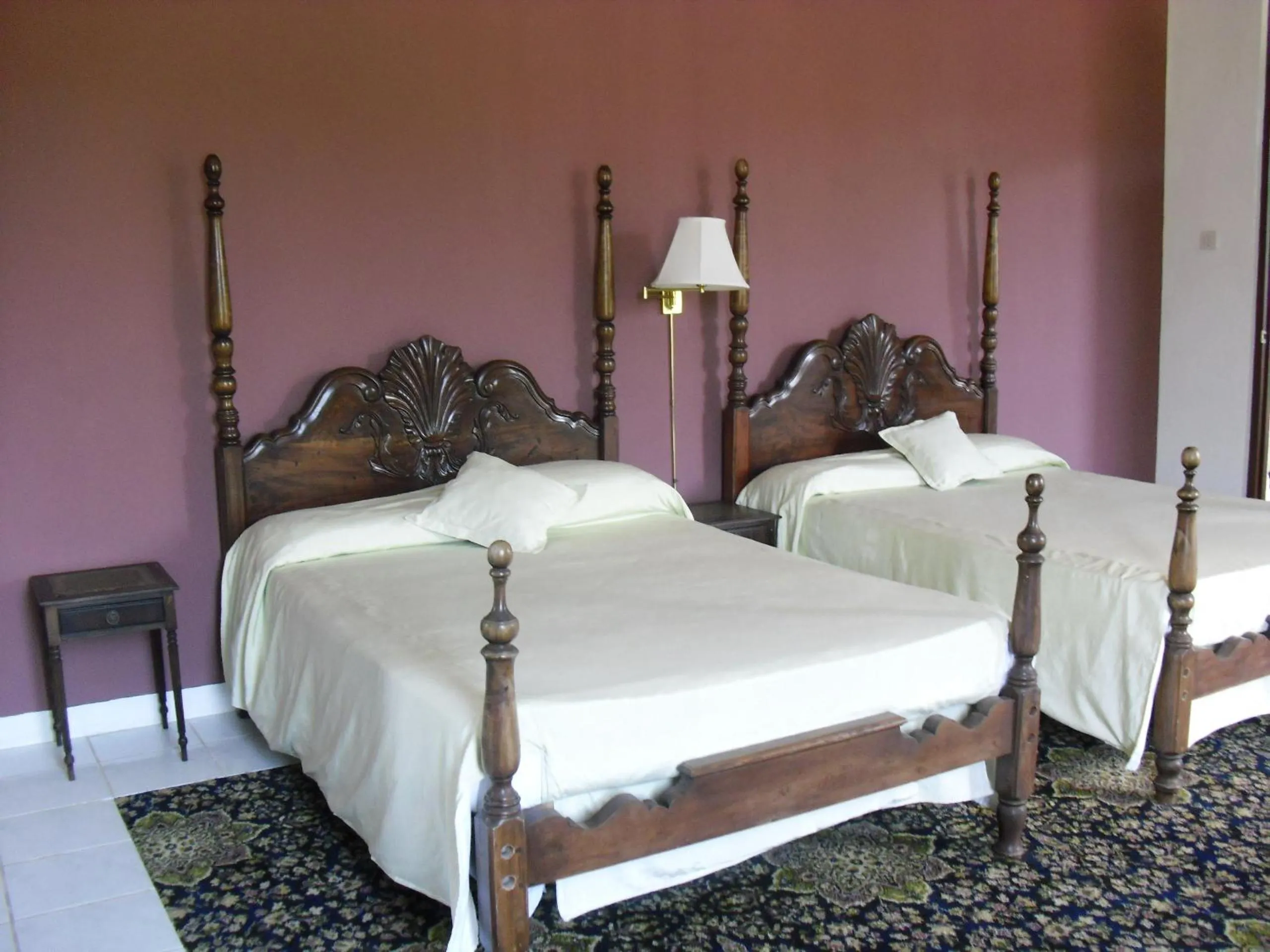 Garden view, Bed in Tamarind Great House