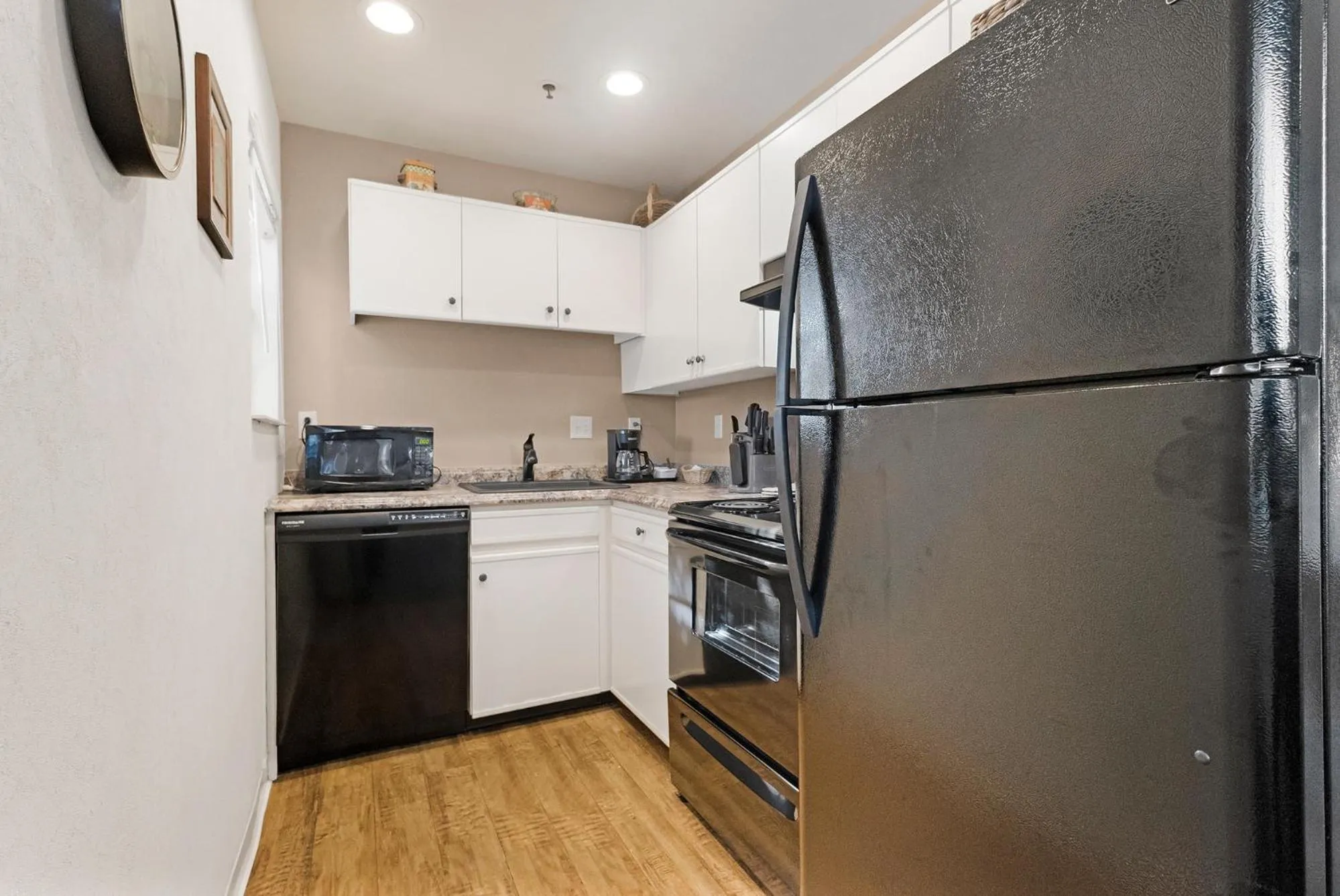 kitchen in Sonora Aladdin Motor Inn