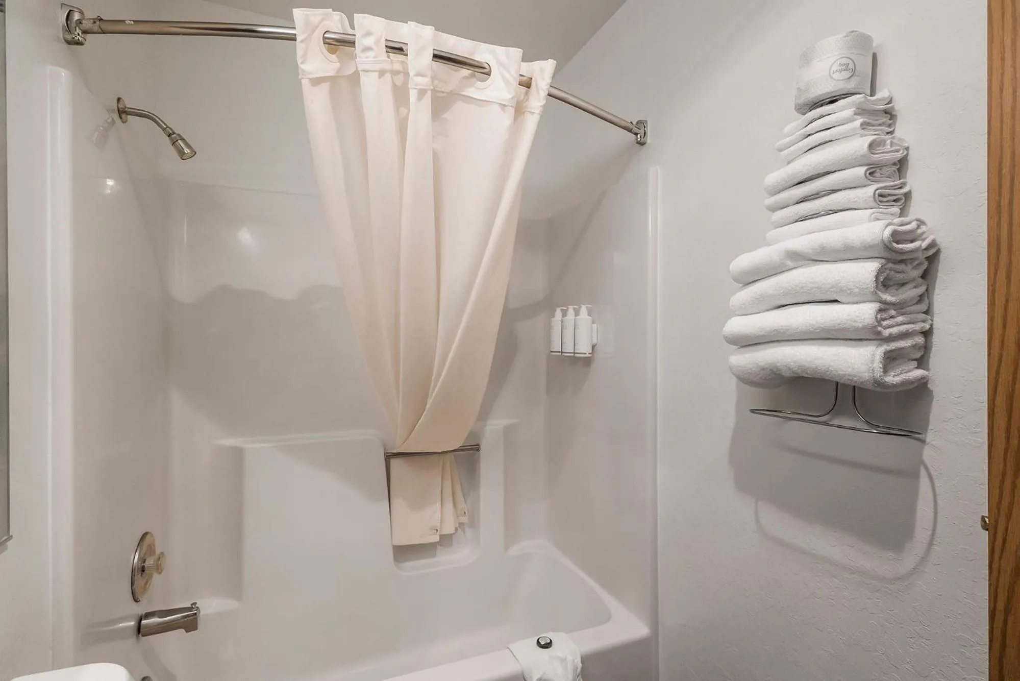 Bathroom in Sonora Aladdin Motor Inn