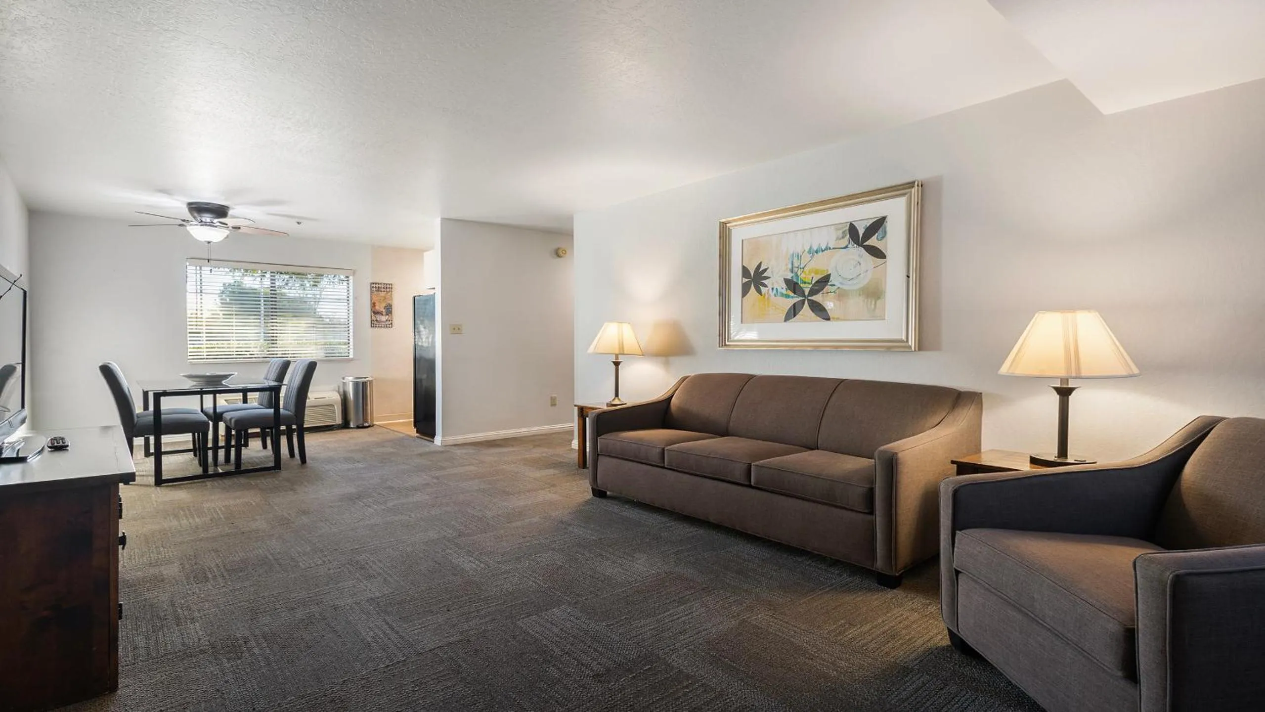 Living room in Sonora Aladdin Motor Inn